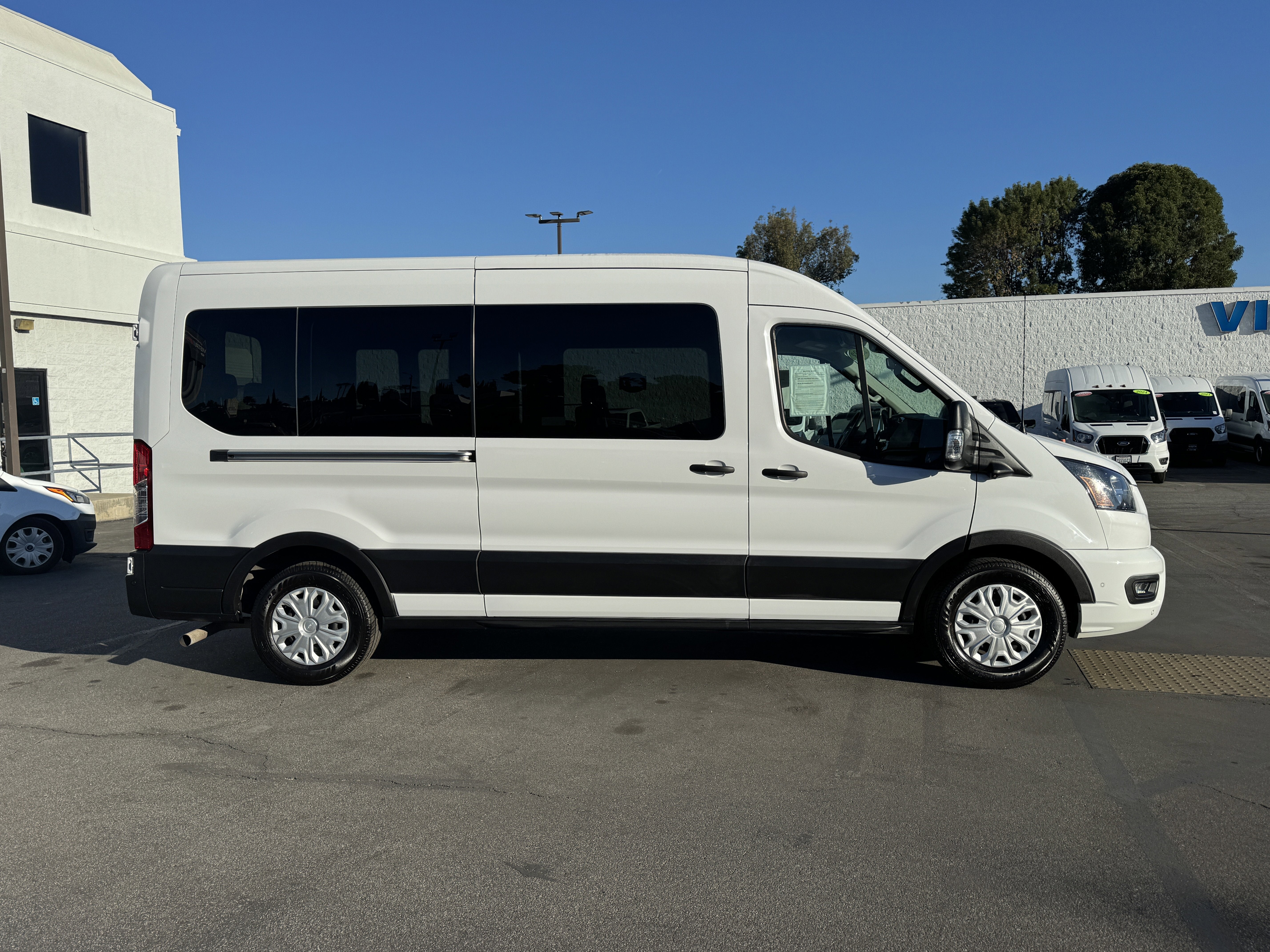 2023 Ford Transit Passenger Wagon XLT
