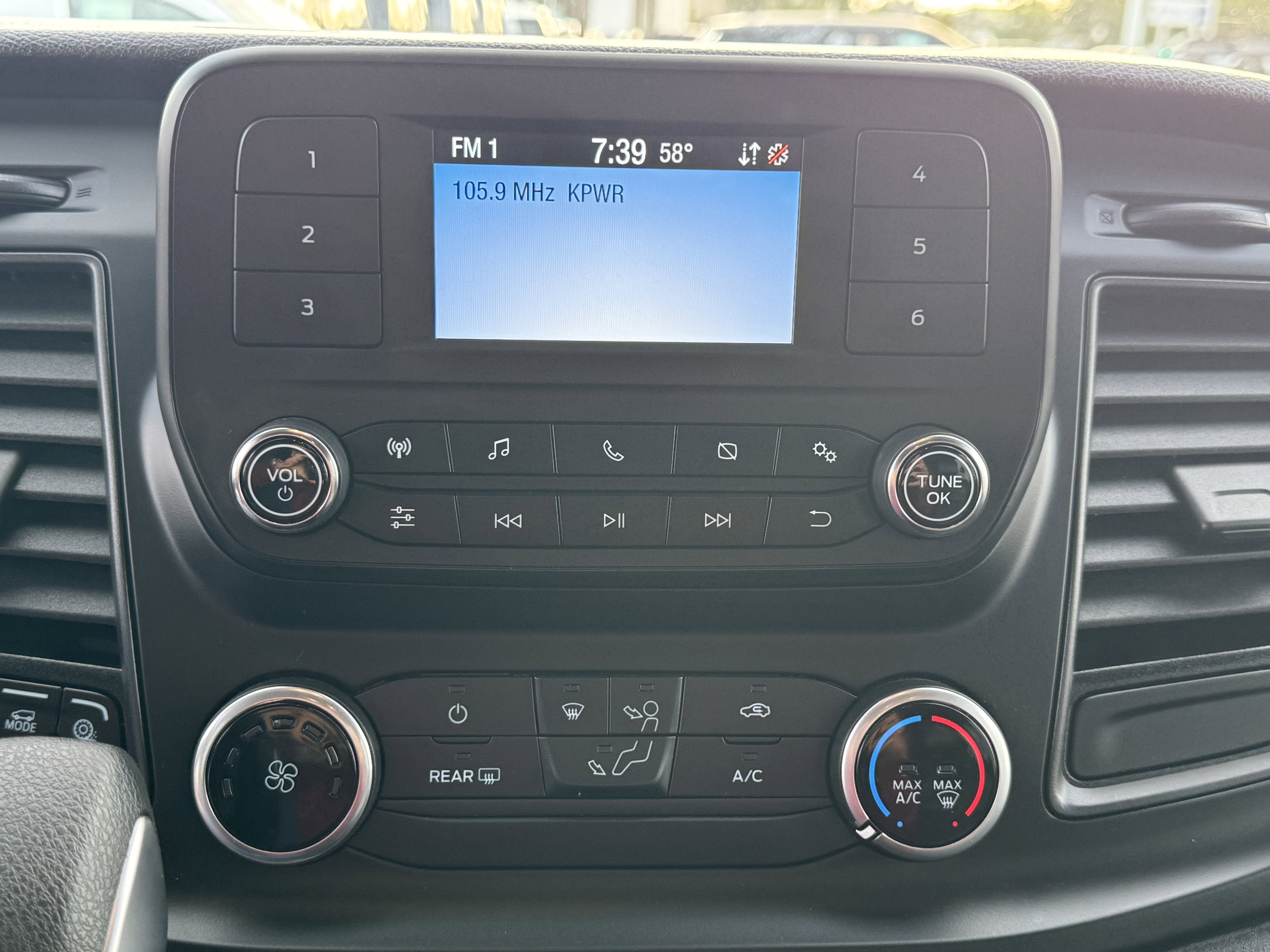 2023 Ford Transit Passenger Wagon XL