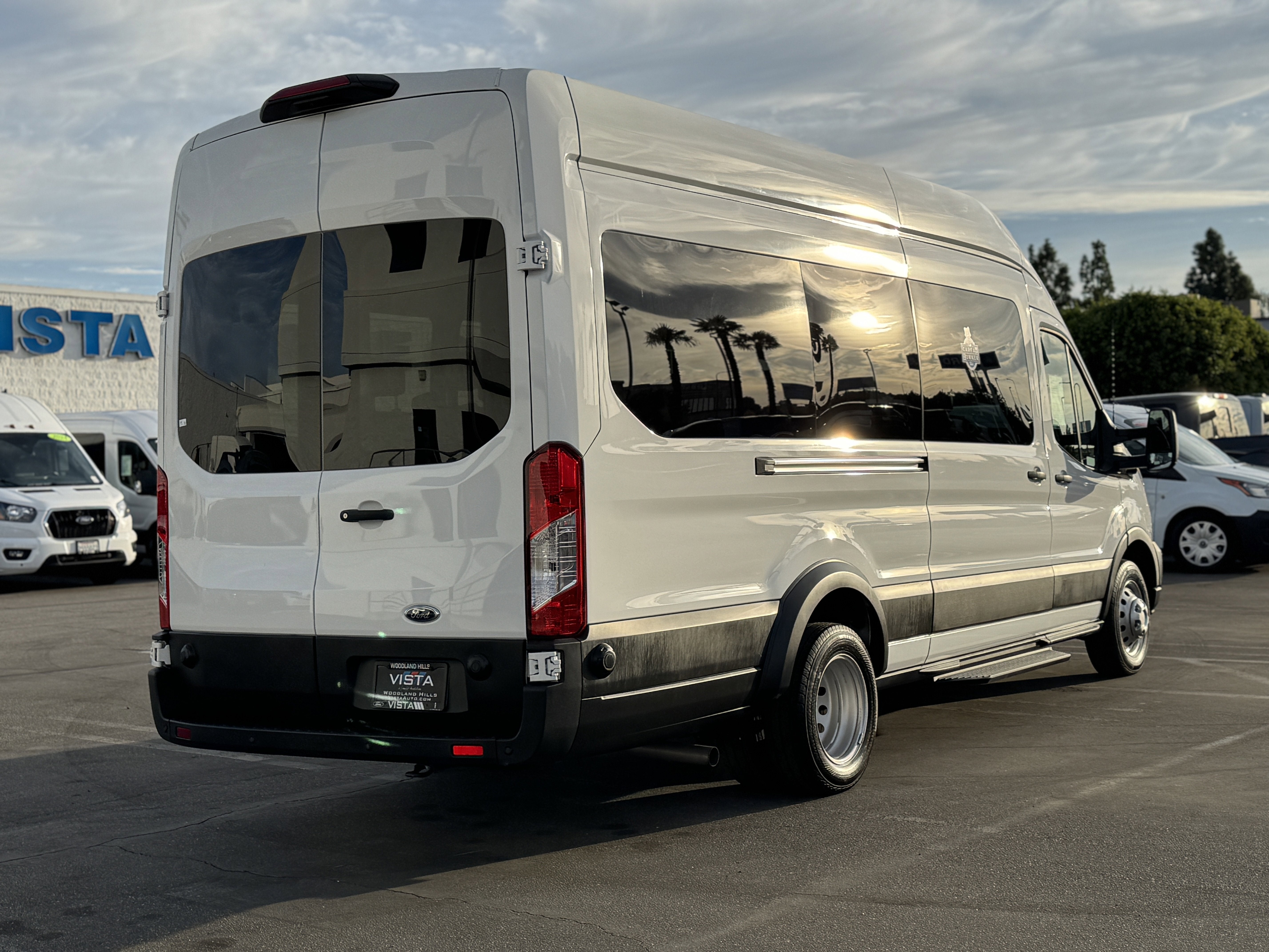 2023 Ford Transit Passenger Wagon XL