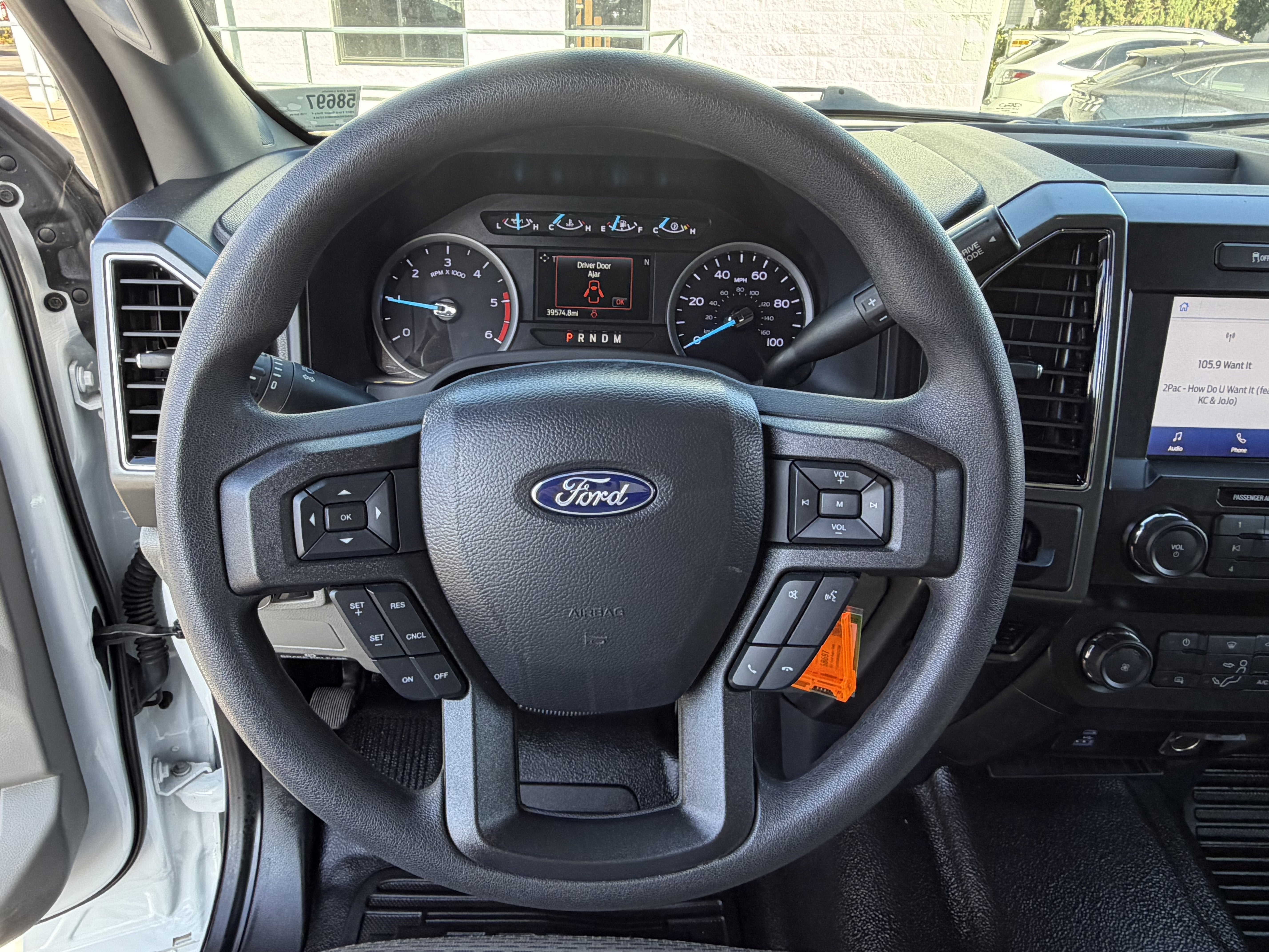 2022 Ford Super Duty F-550 DRW XLT 2WD Crew Cab 203 WB 84 CA
