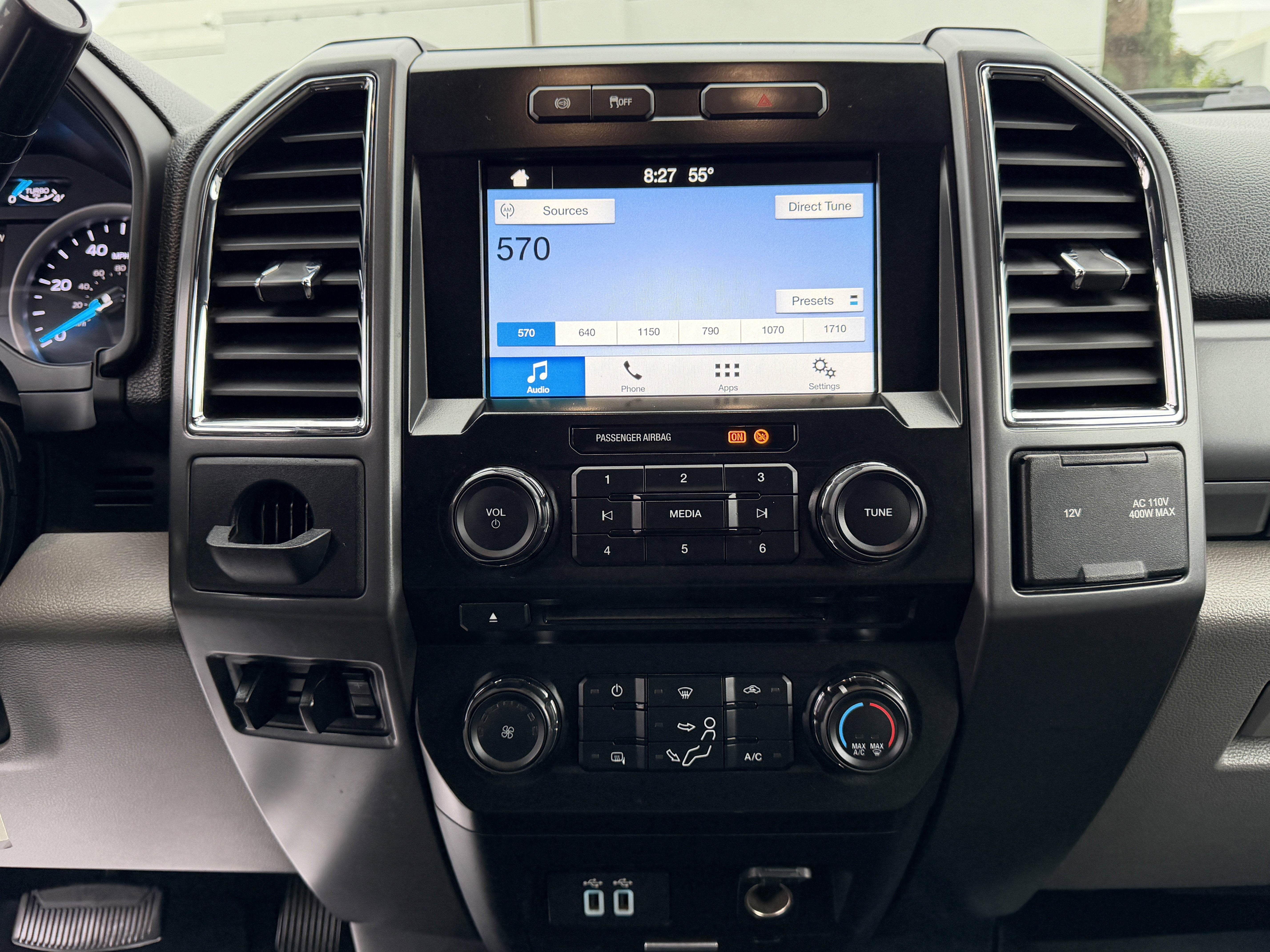 2017 Ford Super Duty F-550 DRW XLT 2WD Crew Cab 203 WB 84 CA