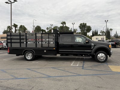 2017 Ford Super Duty F-550 DRW XLT 2WD Crew Cab 203 WB 84 CA