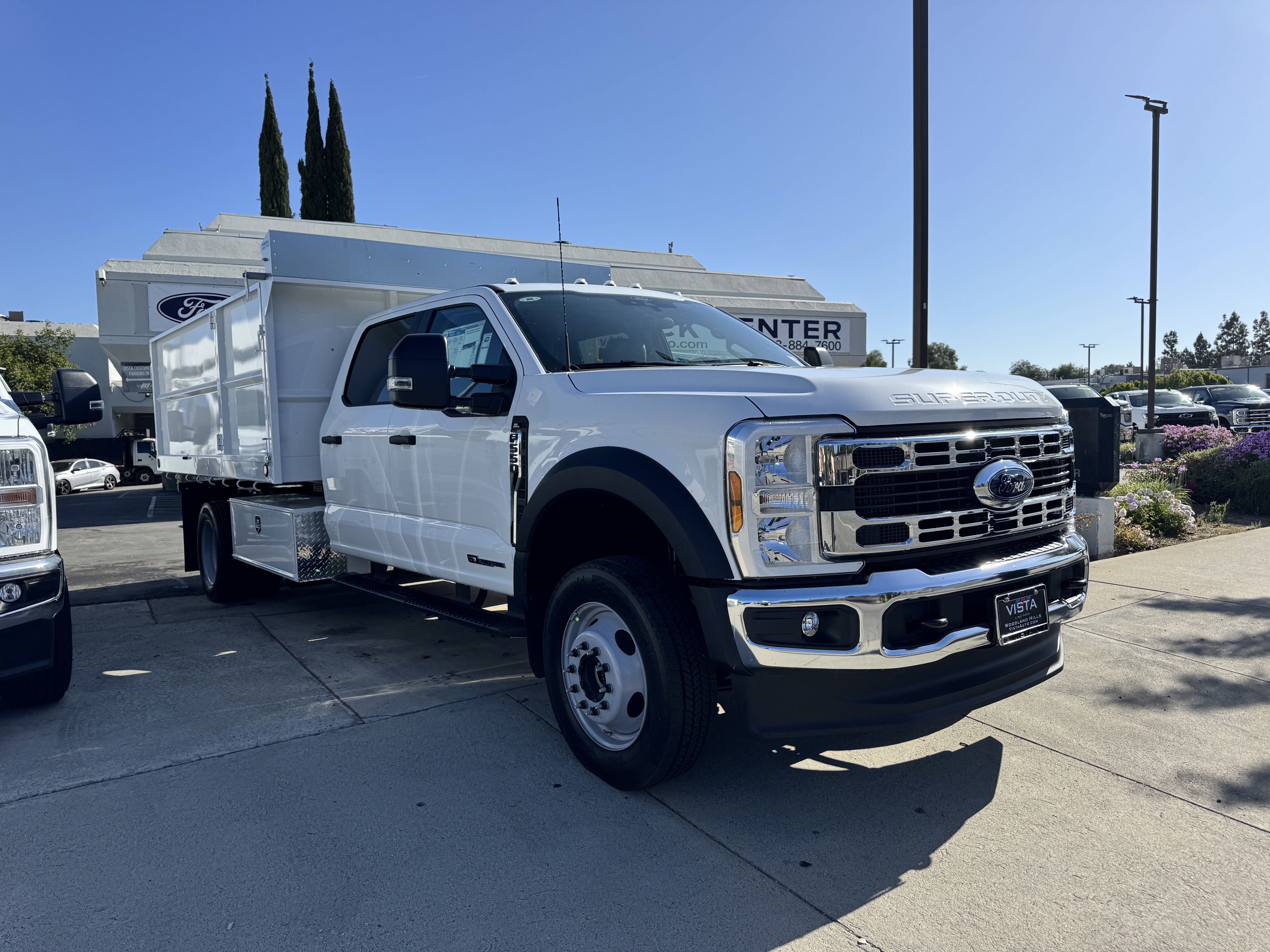 2025 Ford Super Duty F-550 DRW XL 4WD Crew Cab 179 WB 60 CA