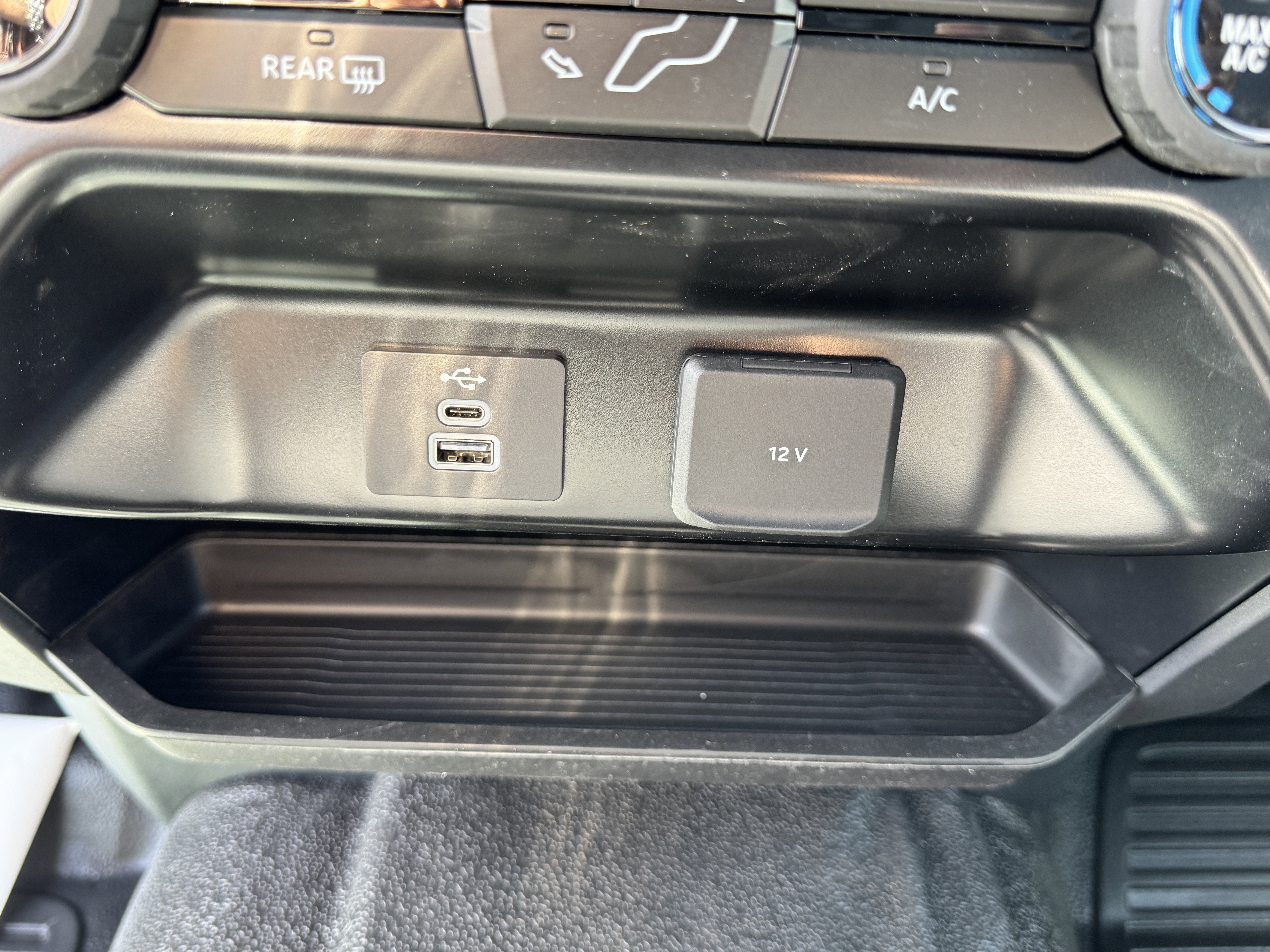 2025 Ford Super Duty F-550 DRW XL 4WD Crew Cab 179 WB 60 CA