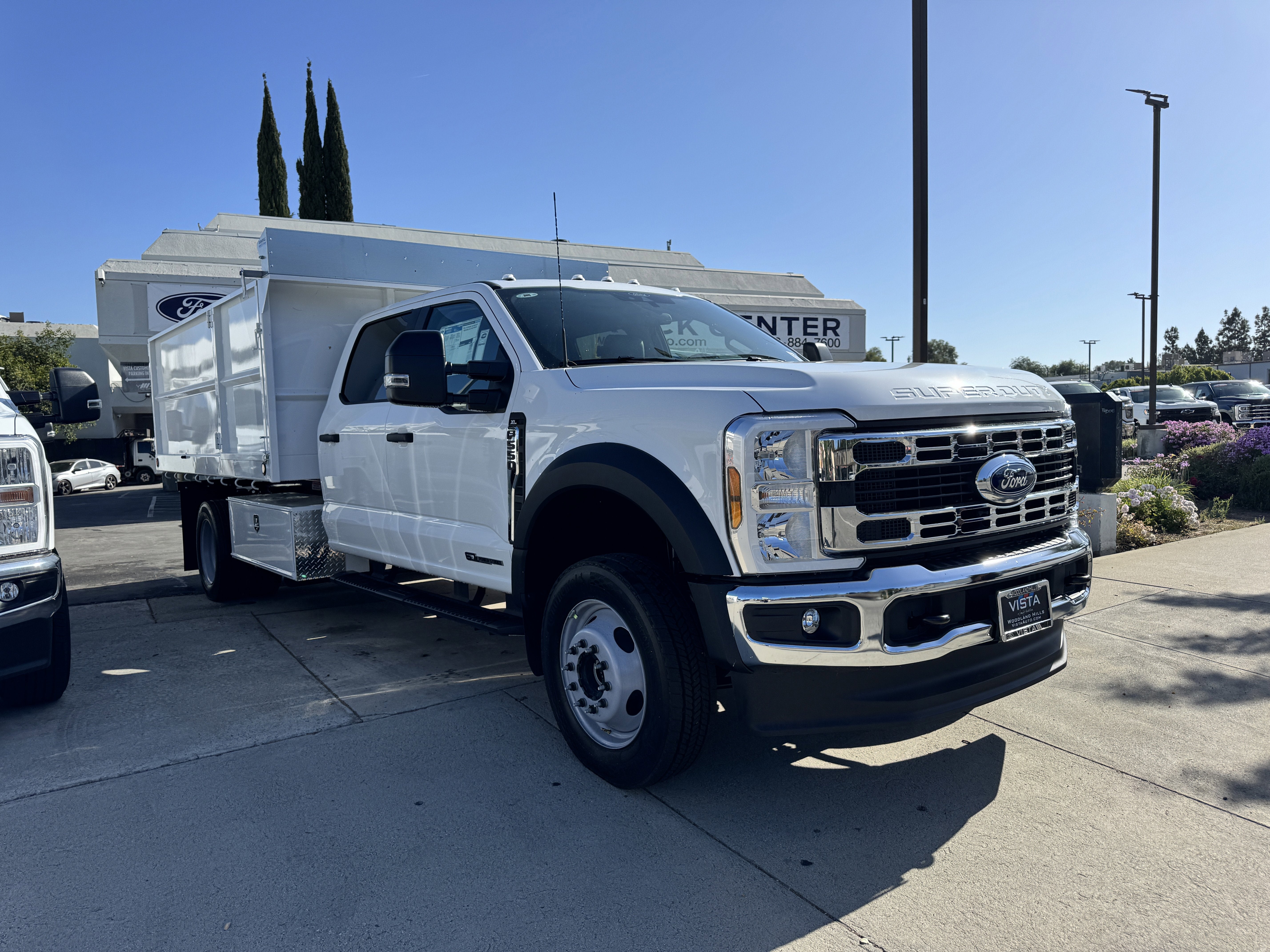 2025 Ford Super Duty F-550 DRW XL 4WD Crew Cab 179 WB 60 CA