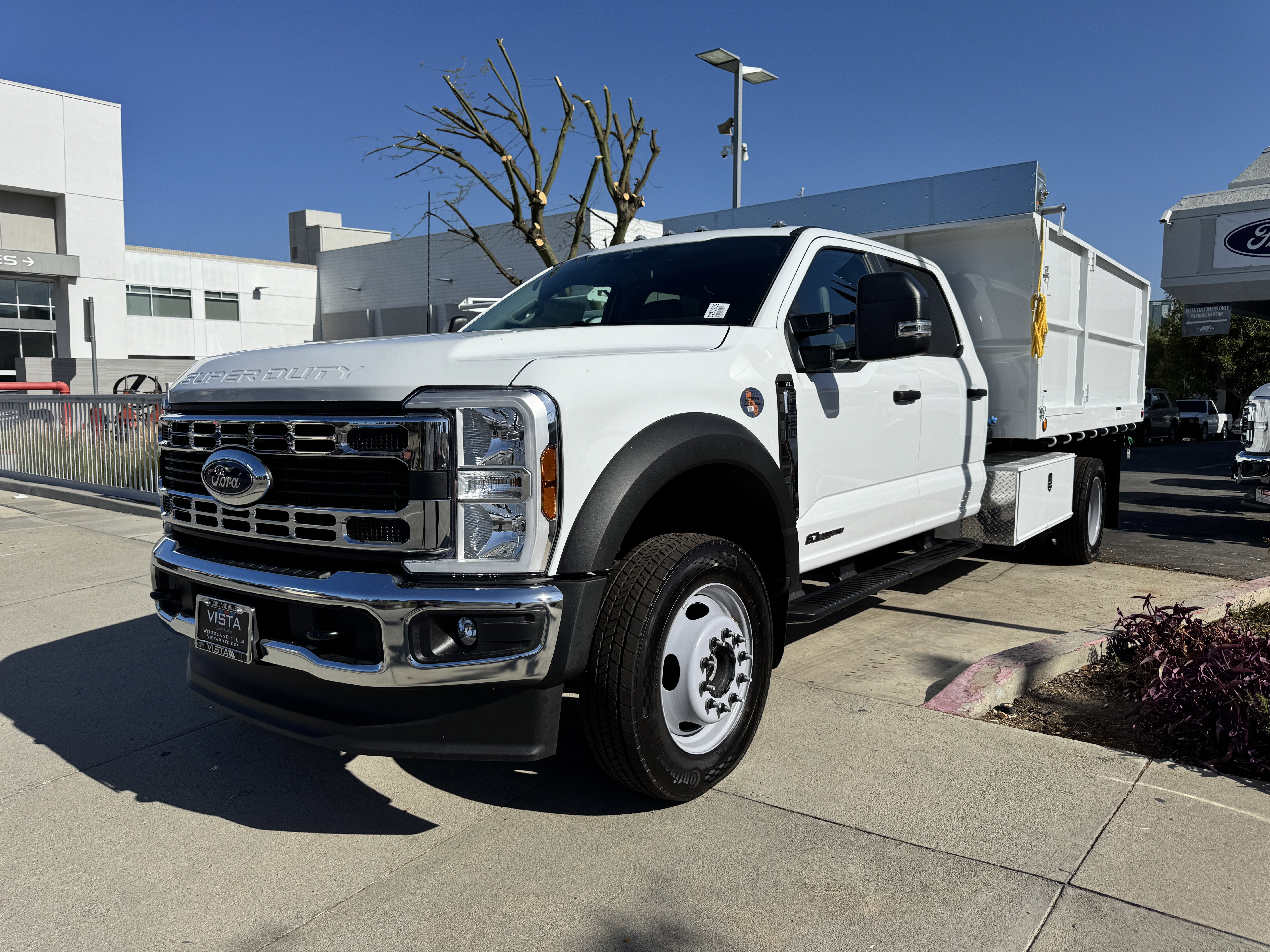 2025 Ford Super Duty F-550 DRW XL 4WD Crew Cab 179 WB 60 CA