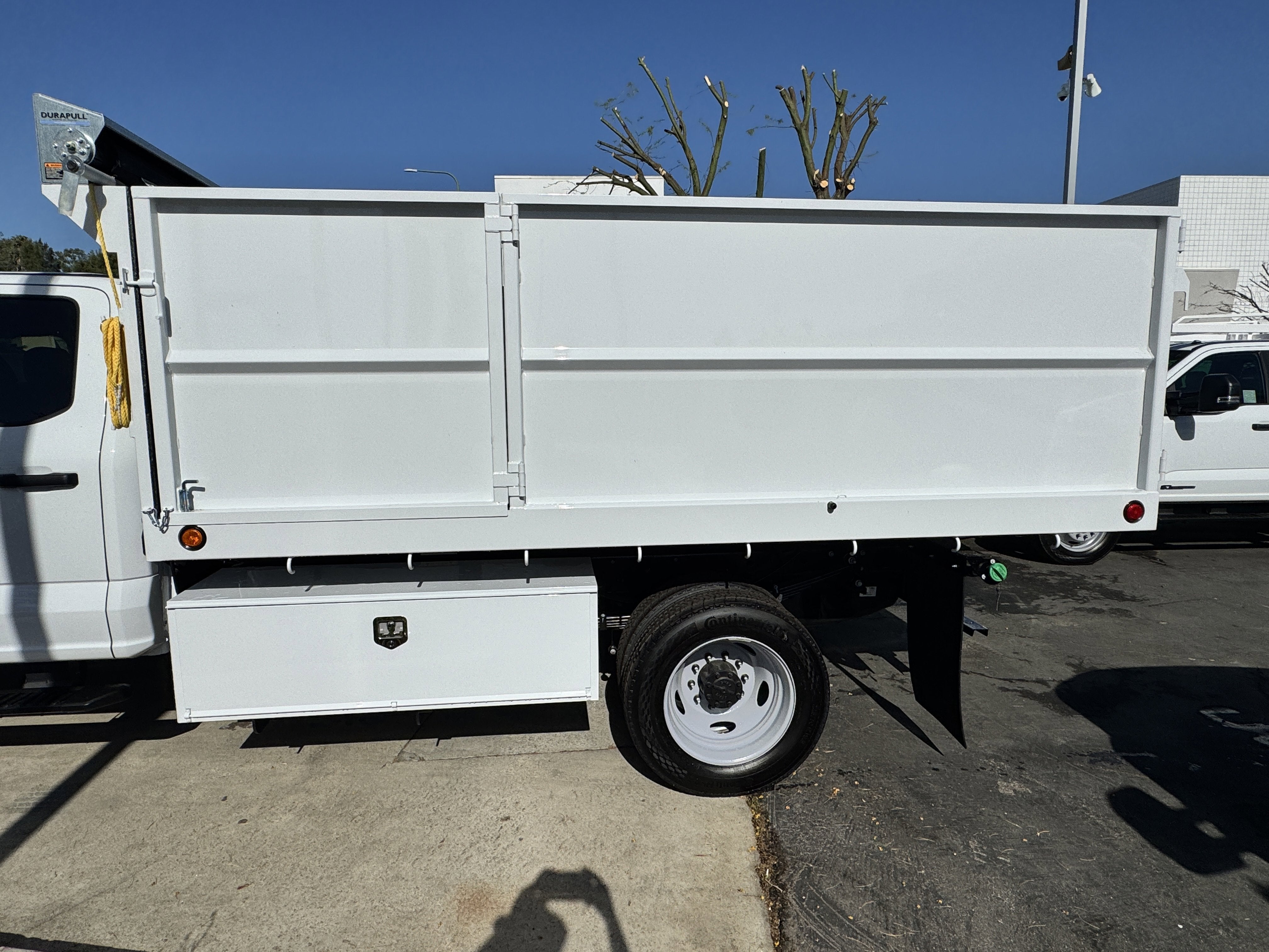 2025 Ford Super Duty F-550 DRW XL 4WD Crew Cab 179 WB 60 CA