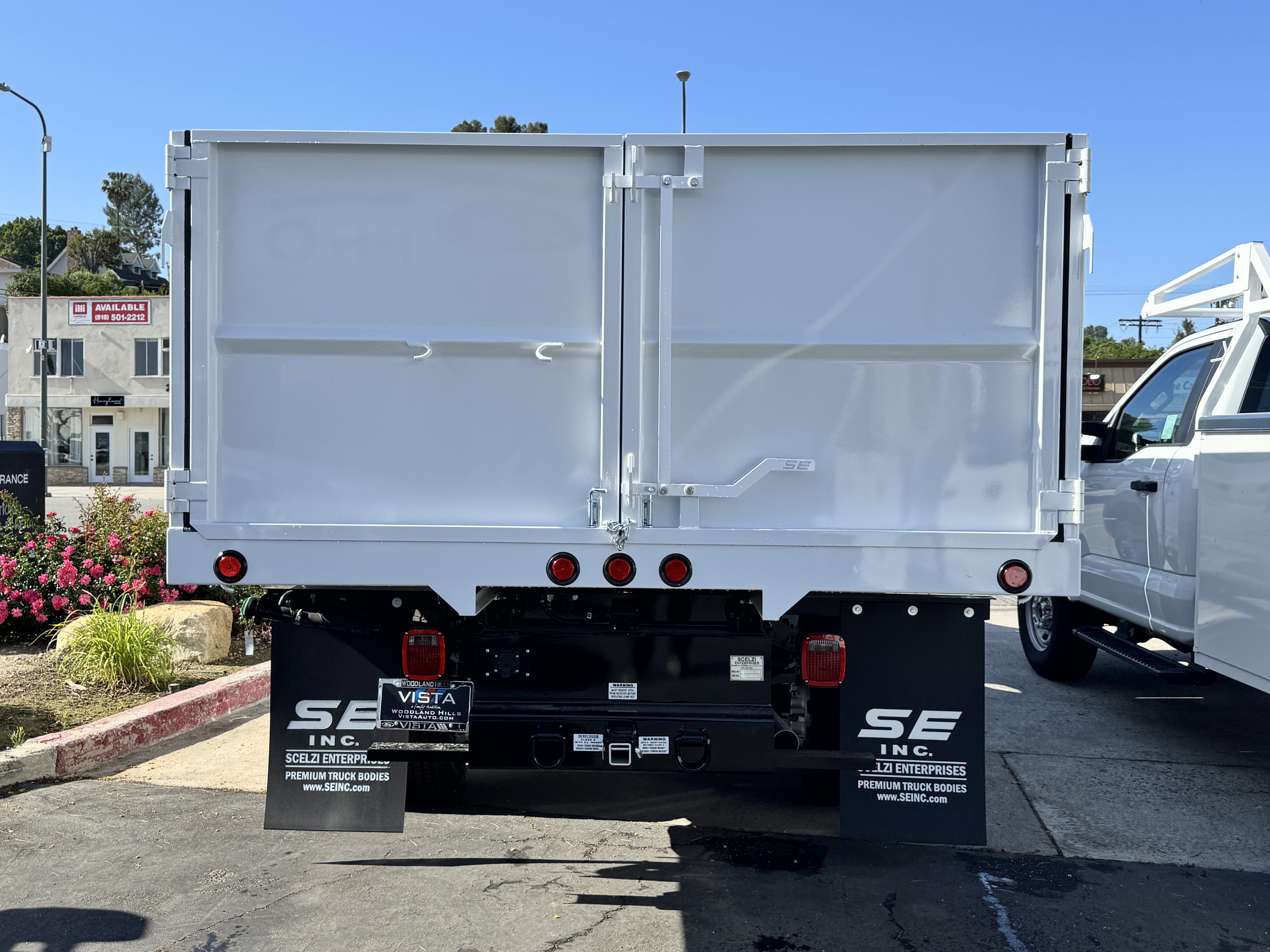 2025 Ford Super Duty F-550 DRW XL 4WD Crew Cab 179 WB 60 CA