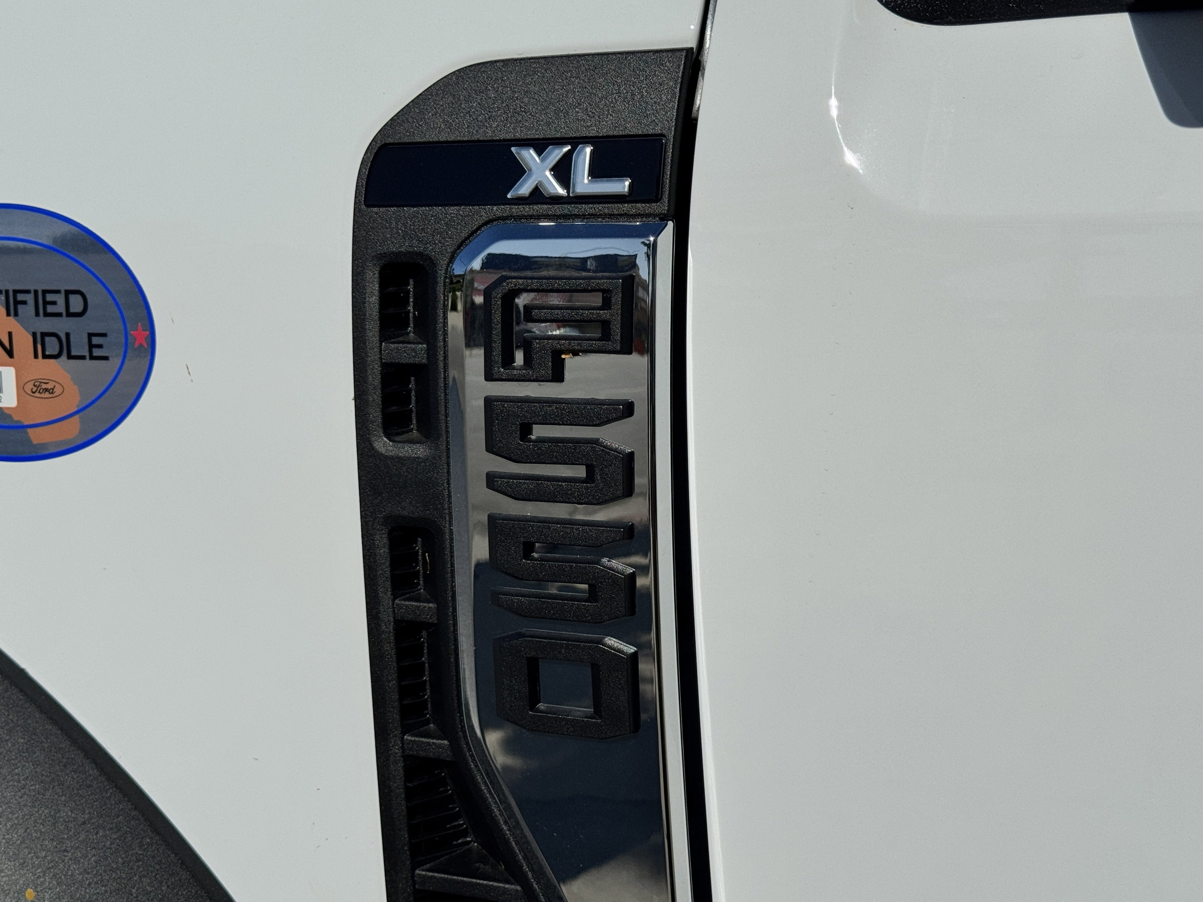 2025 Ford Super Duty F-550 DRW XL 4WD Crew Cab 179 WB 60 CA