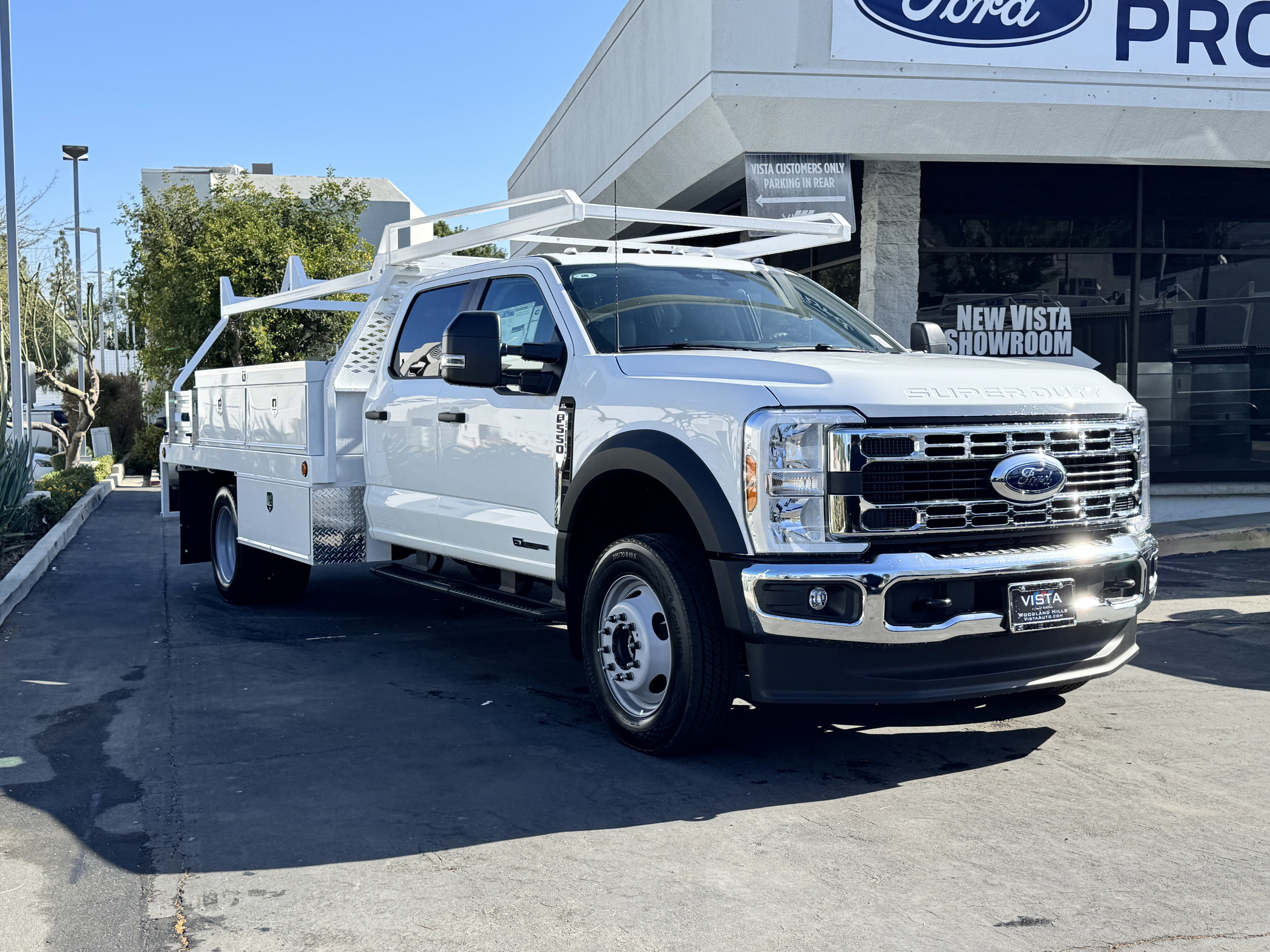 2025 Ford Super Duty F-550 DRW XL 4WD Crew Cab 179 WB 60 CA