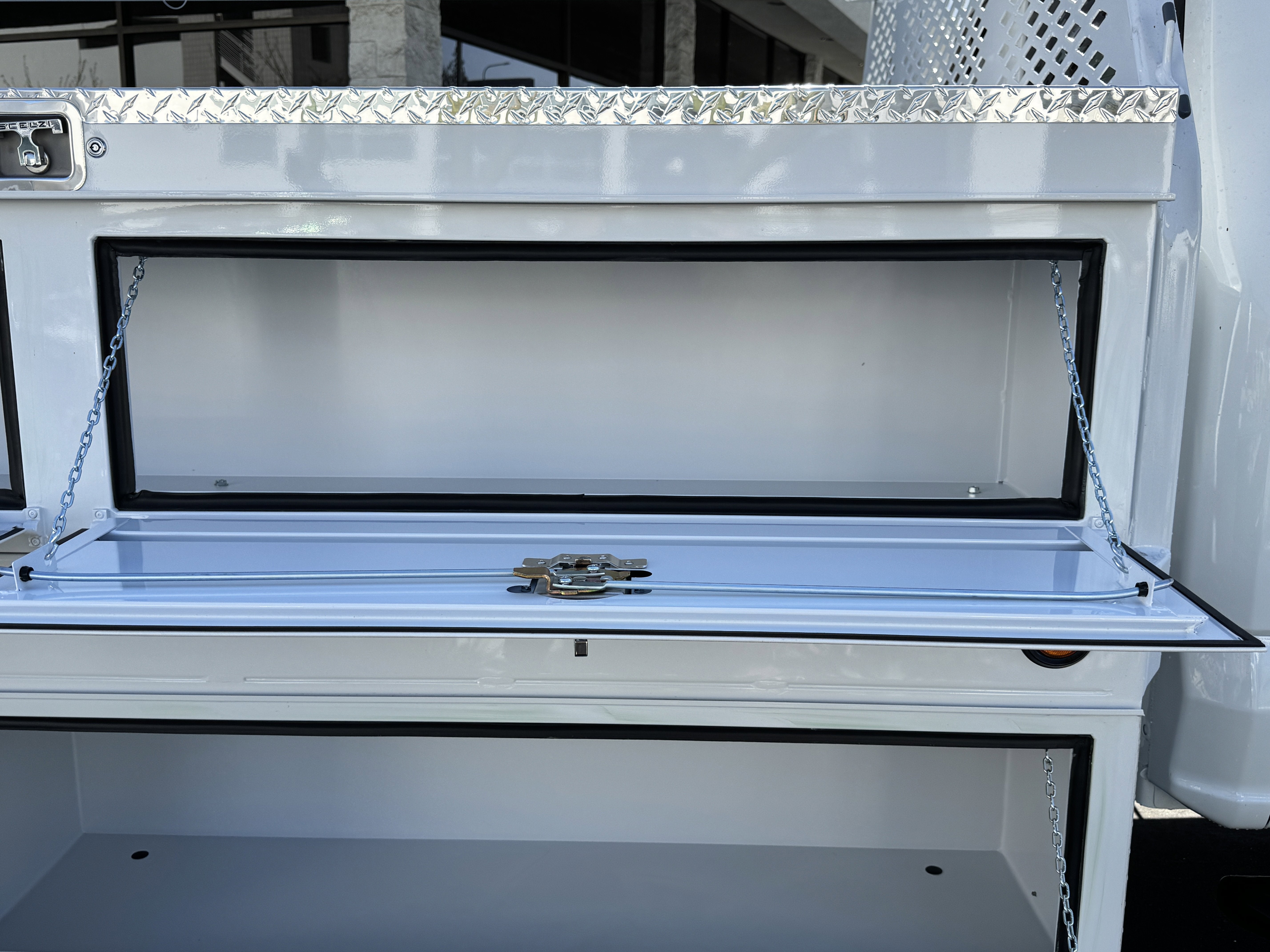 2025 Ford Super Duty F-550 DRW XL 4WD Crew Cab 179 WB 60 CA