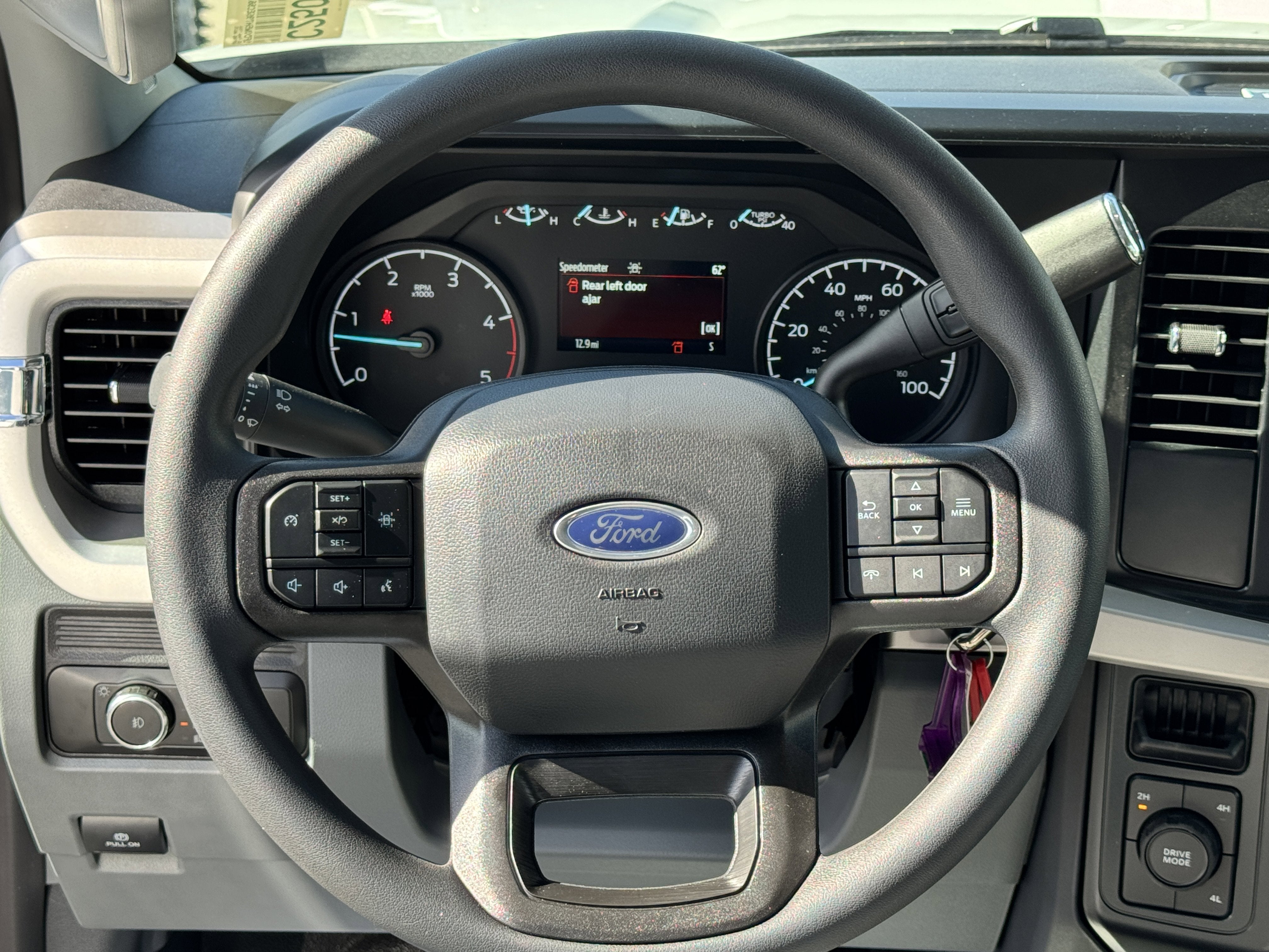 2025 Ford Super Duty F-550 DRW XL 4WD Crew Cab 179 WB 60 CA