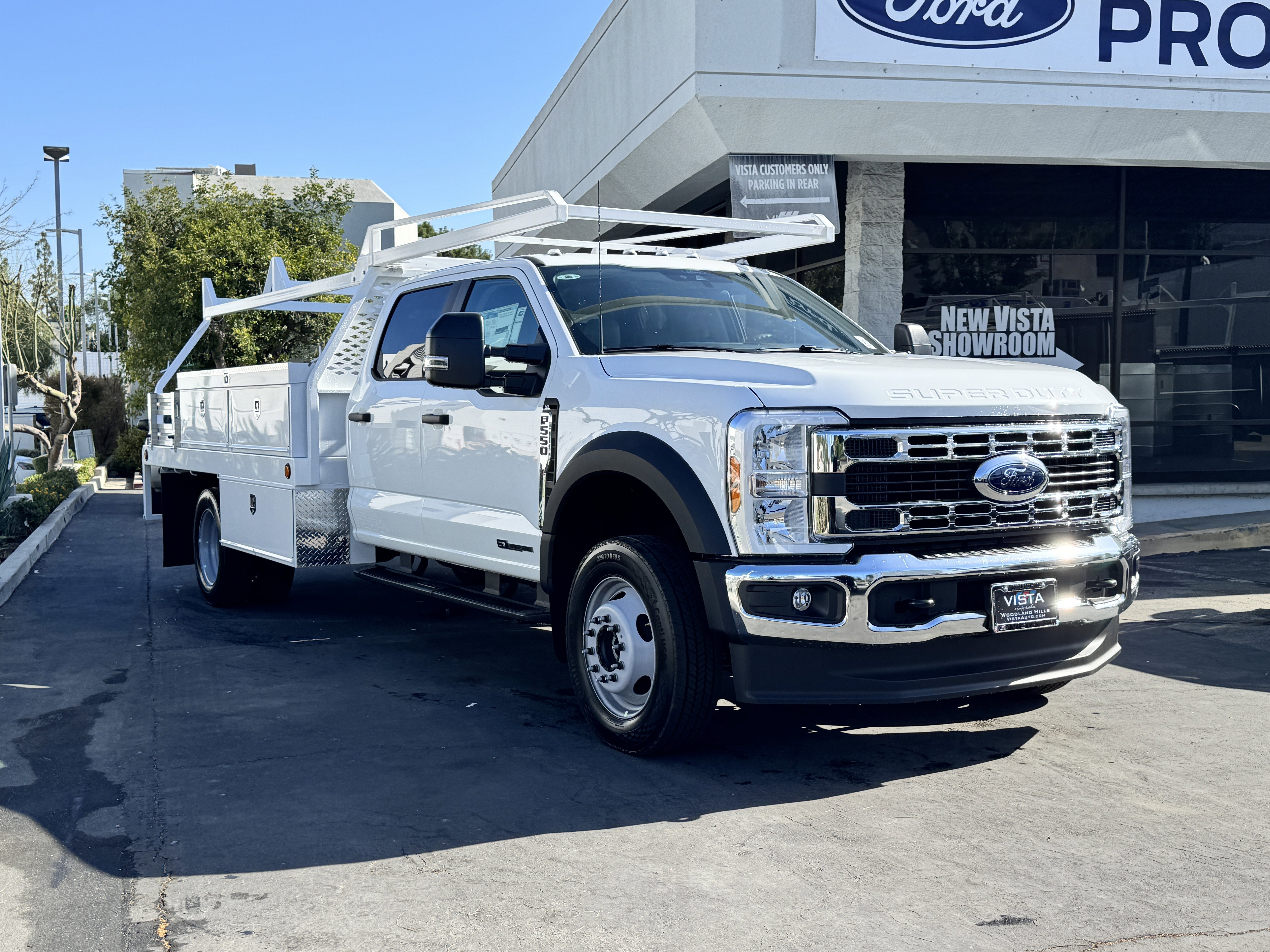 2025 Ford Super Duty F-550 DRW XL 4WD Crew Cab 179 WB 60 CA