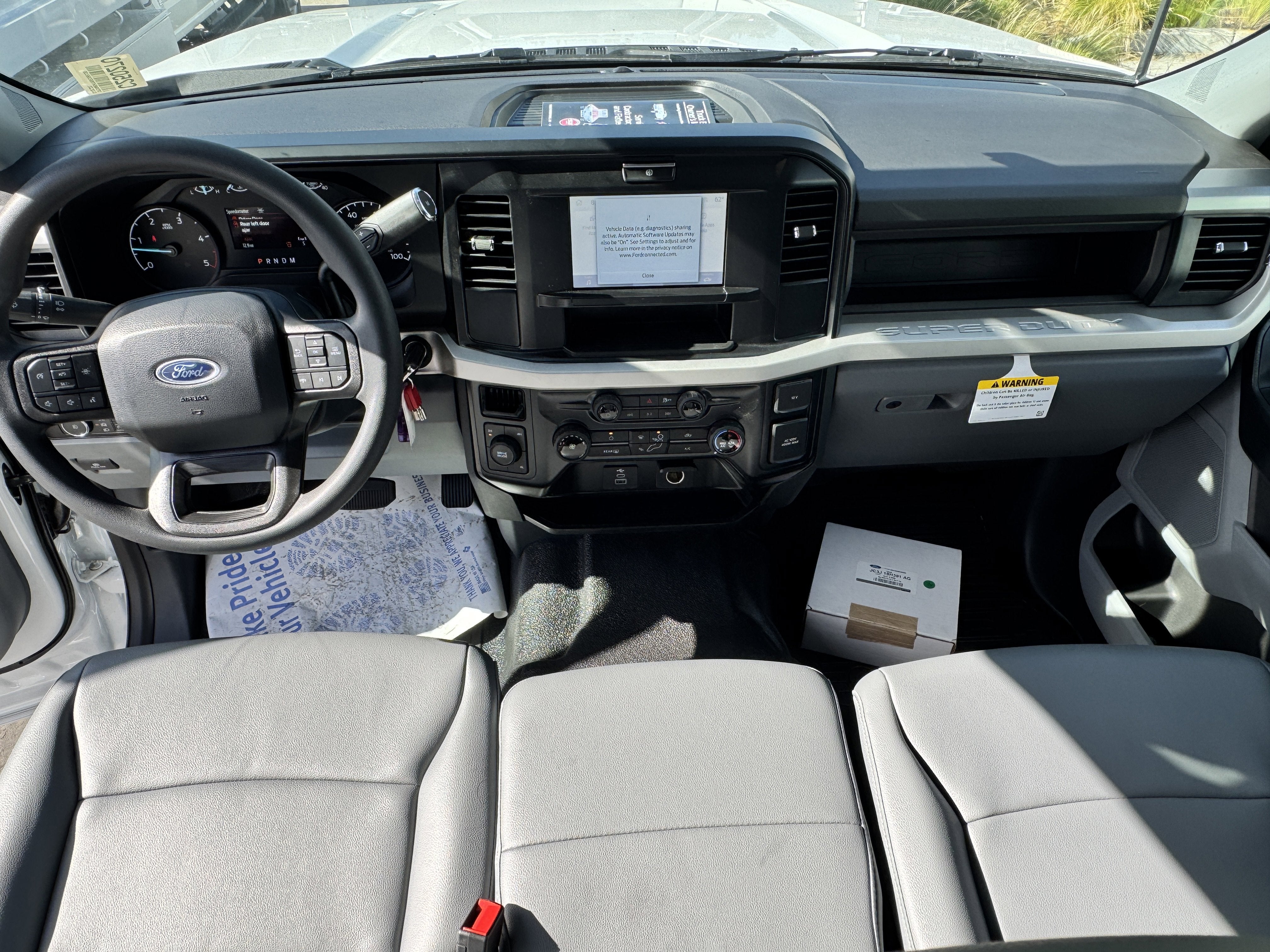 2025 Ford Super Duty F-550 DRW XL 4WD Crew Cab 179 WB 60 CA