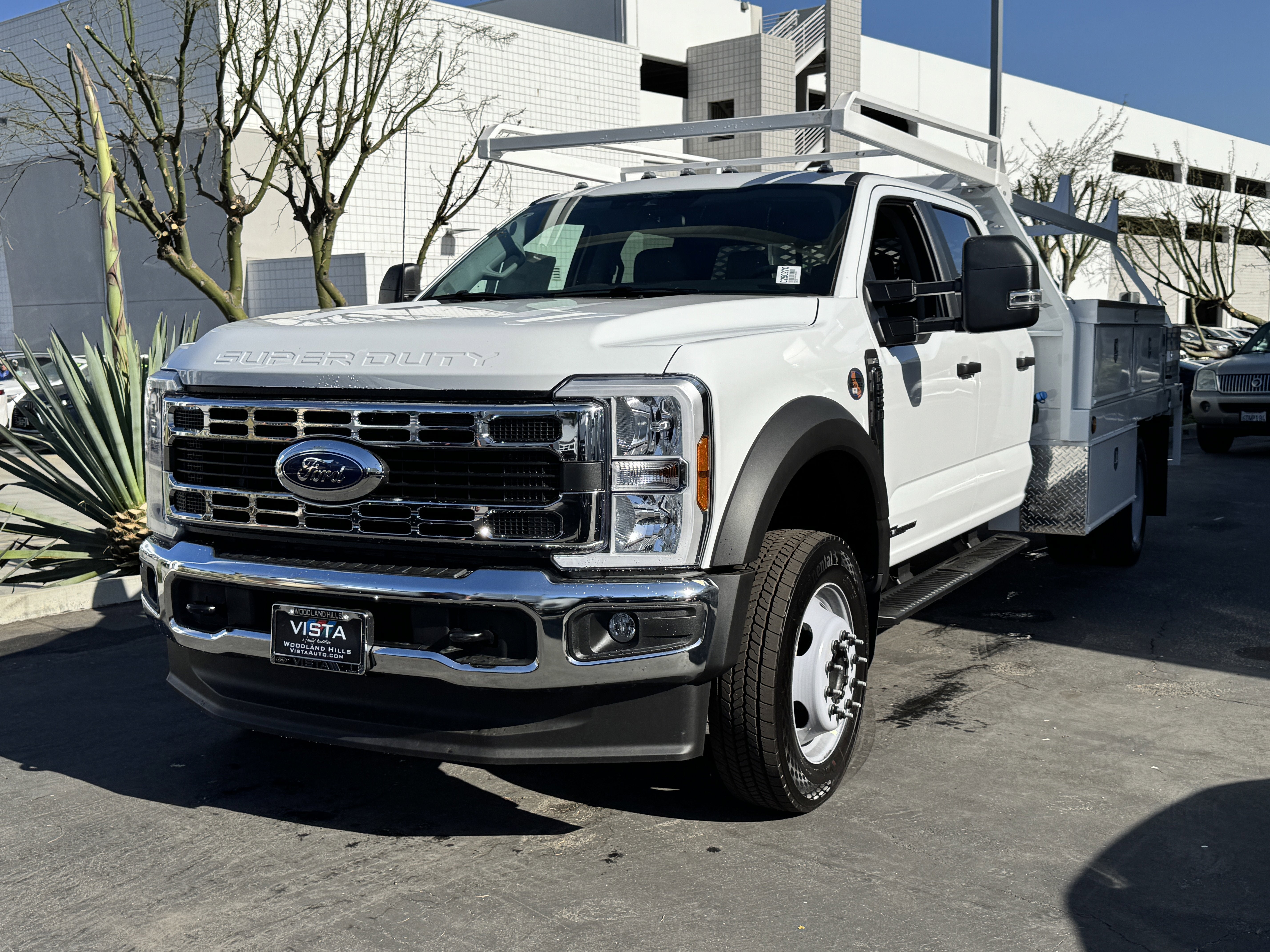2025 Ford Super Duty F-550 DRW XL 4WD Crew Cab 179 WB 60 CA