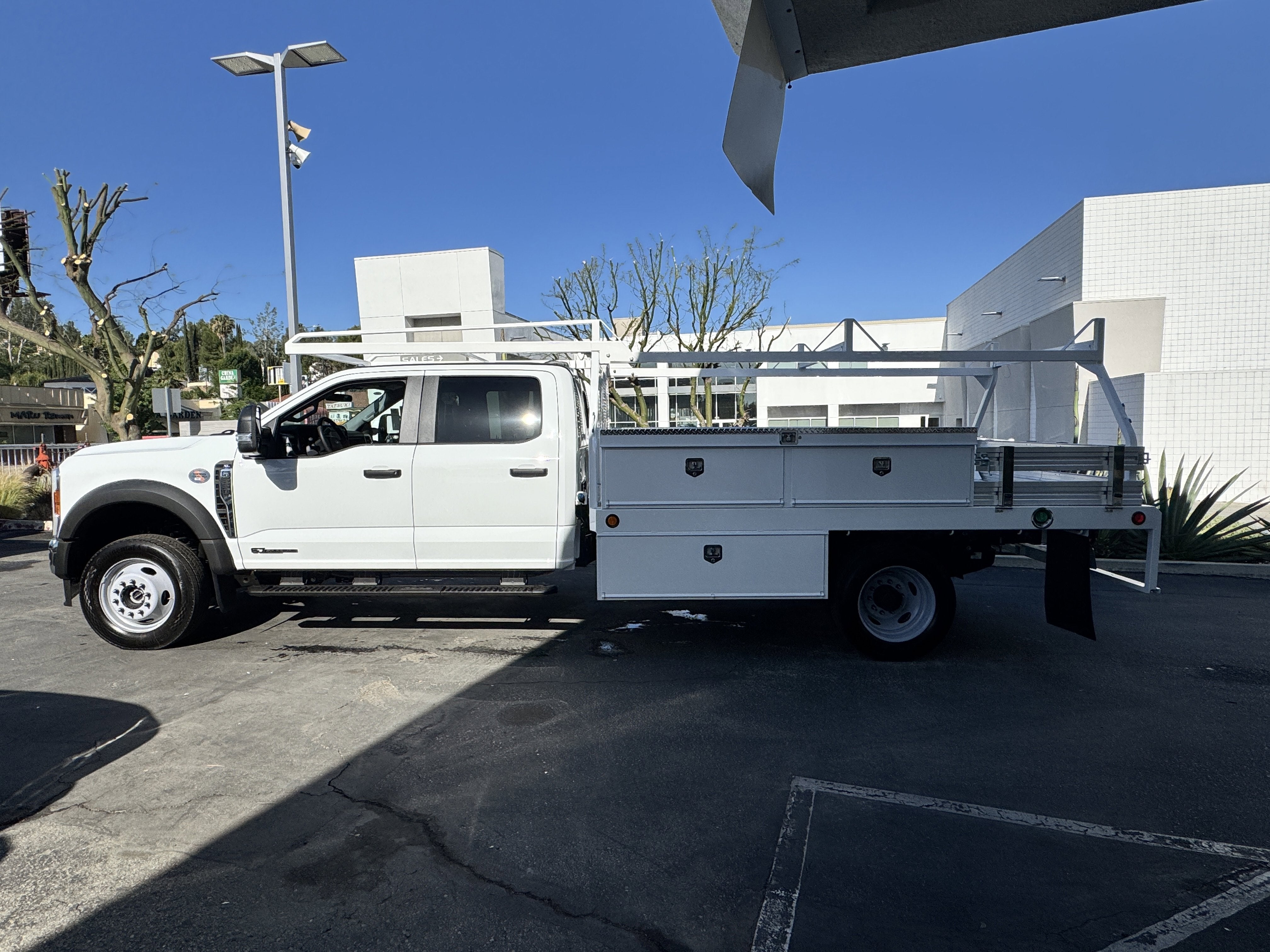 2025 Ford Super Duty F-550 DRW XL 4WD Crew Cab 179 WB 60 CA