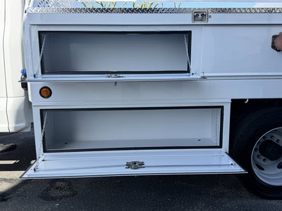 2025 Ford Super Duty F-550 DRW XL 4WD Crew Cab 179 WB 60 CA