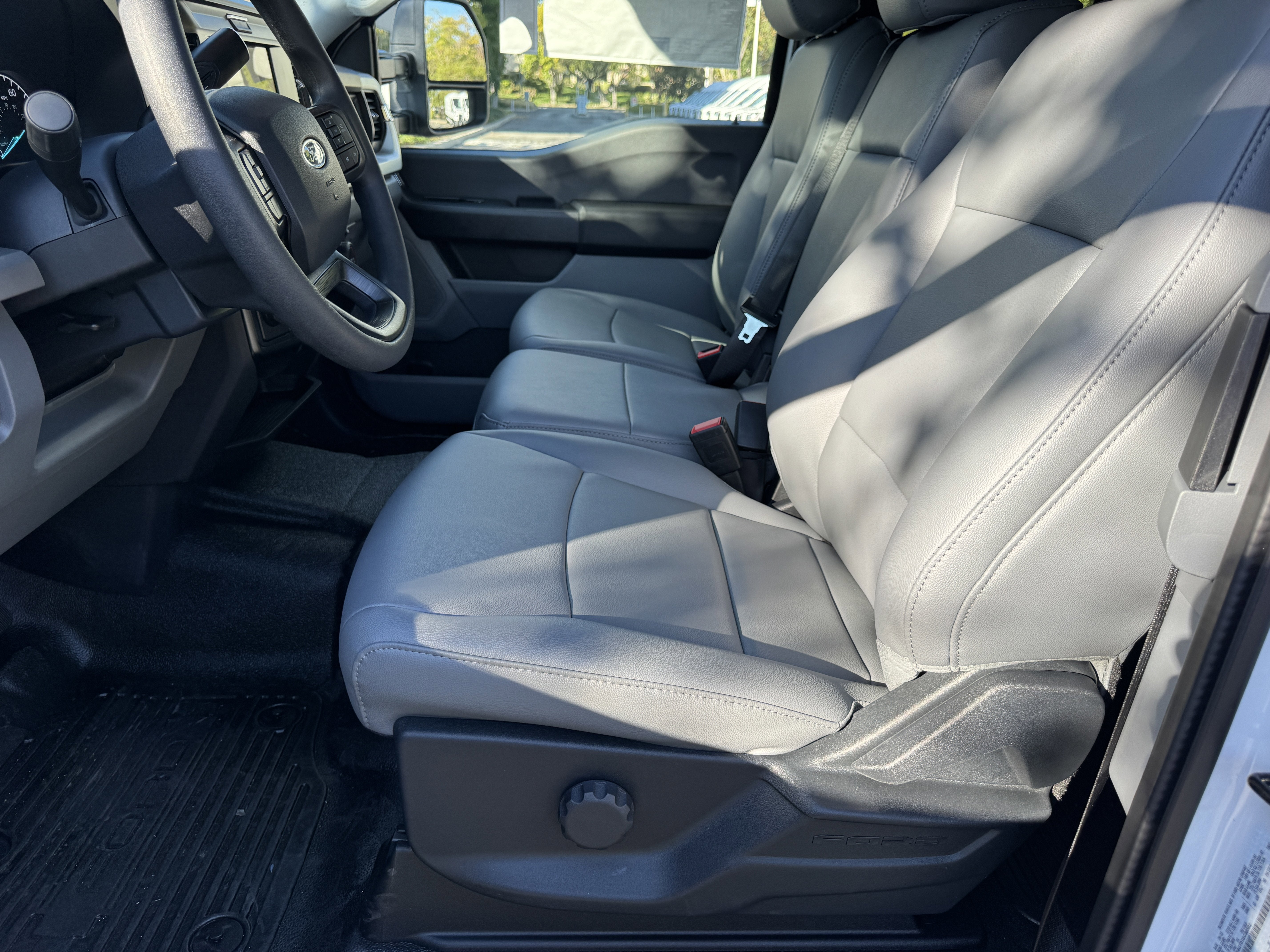 2026 Ford Super Duty F-450 DRW XL 2WD SuperCab 192 WB 84 CA