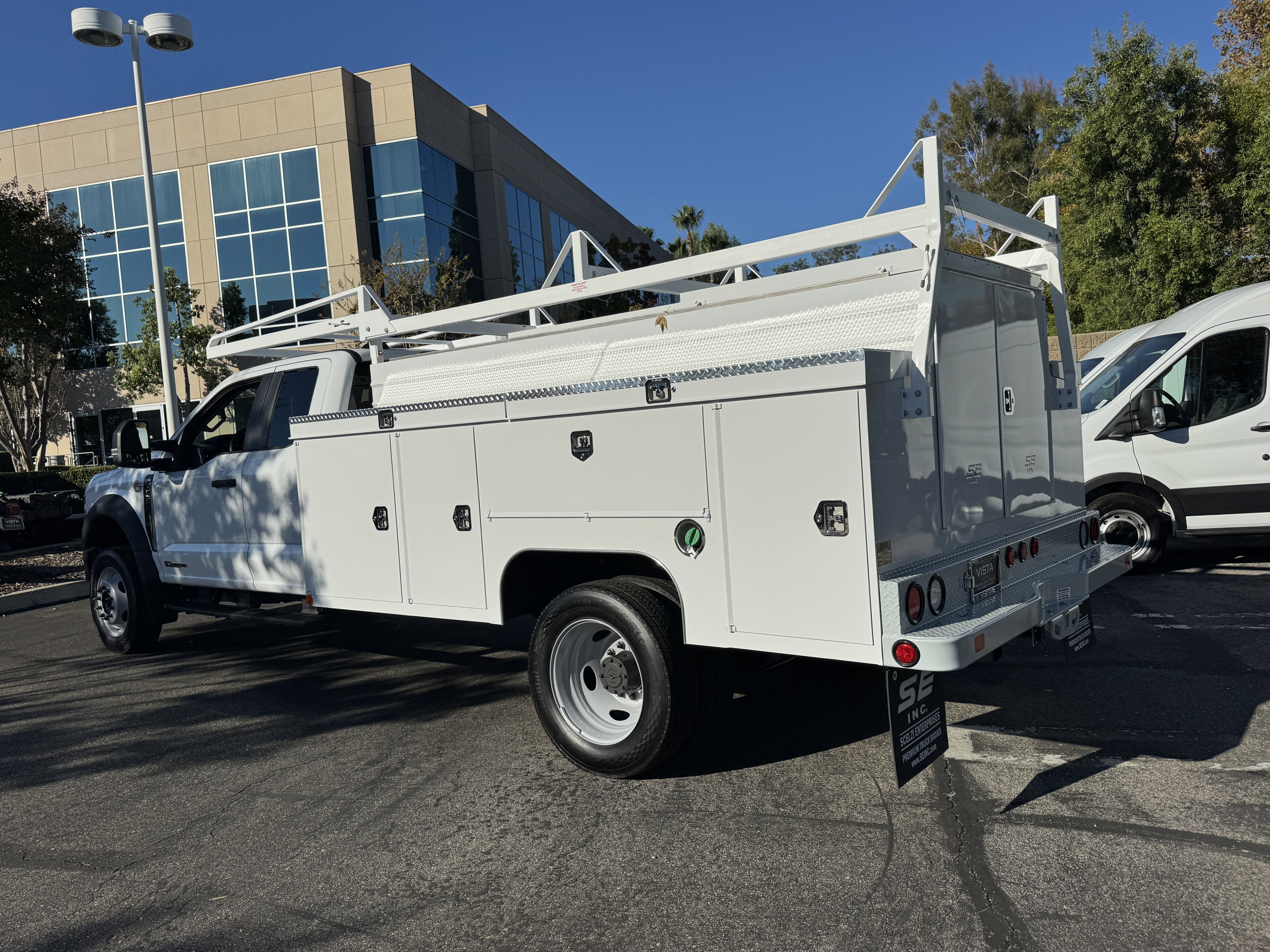 2026 Ford Super Duty F-450 DRW XL 2WD SuperCab 192 WB 84 CA