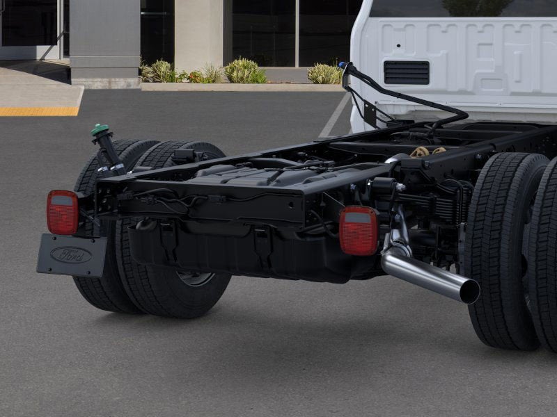 2026 Ford Super Duty F-450 DRW XL 4WD SuperCab 192 WB 84 CA