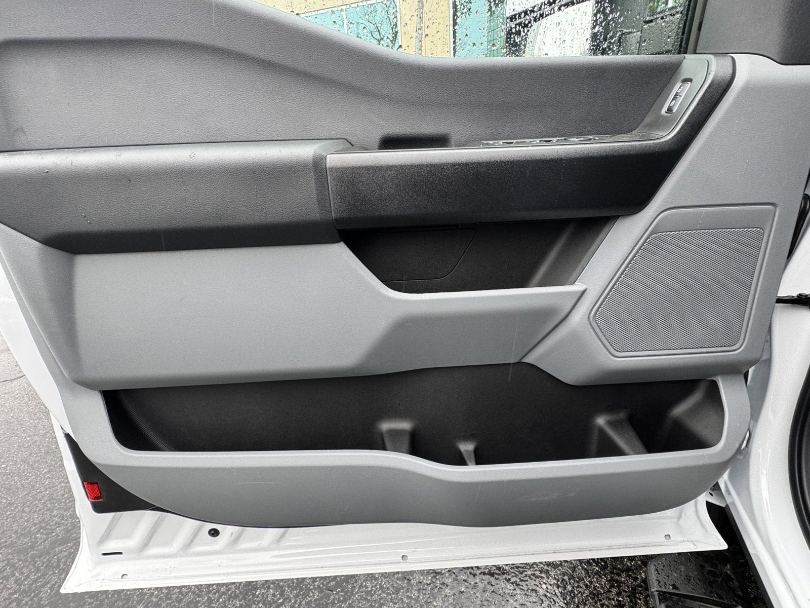 2025 Ford Super Duty F-550 DRW XL 2WD SuperCab 192 WB 84 CA