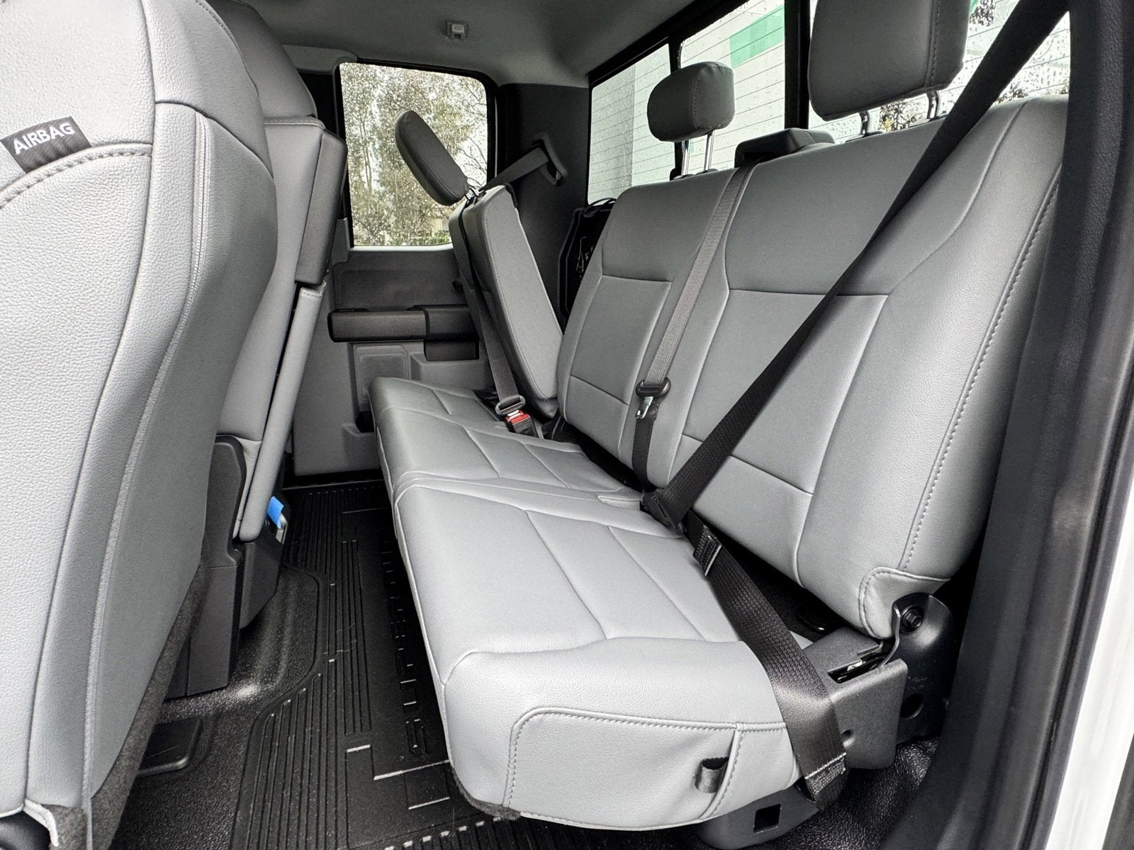 2025 Ford Super Duty F-550 DRW XL 2WD SuperCab 192 WB 84 CA