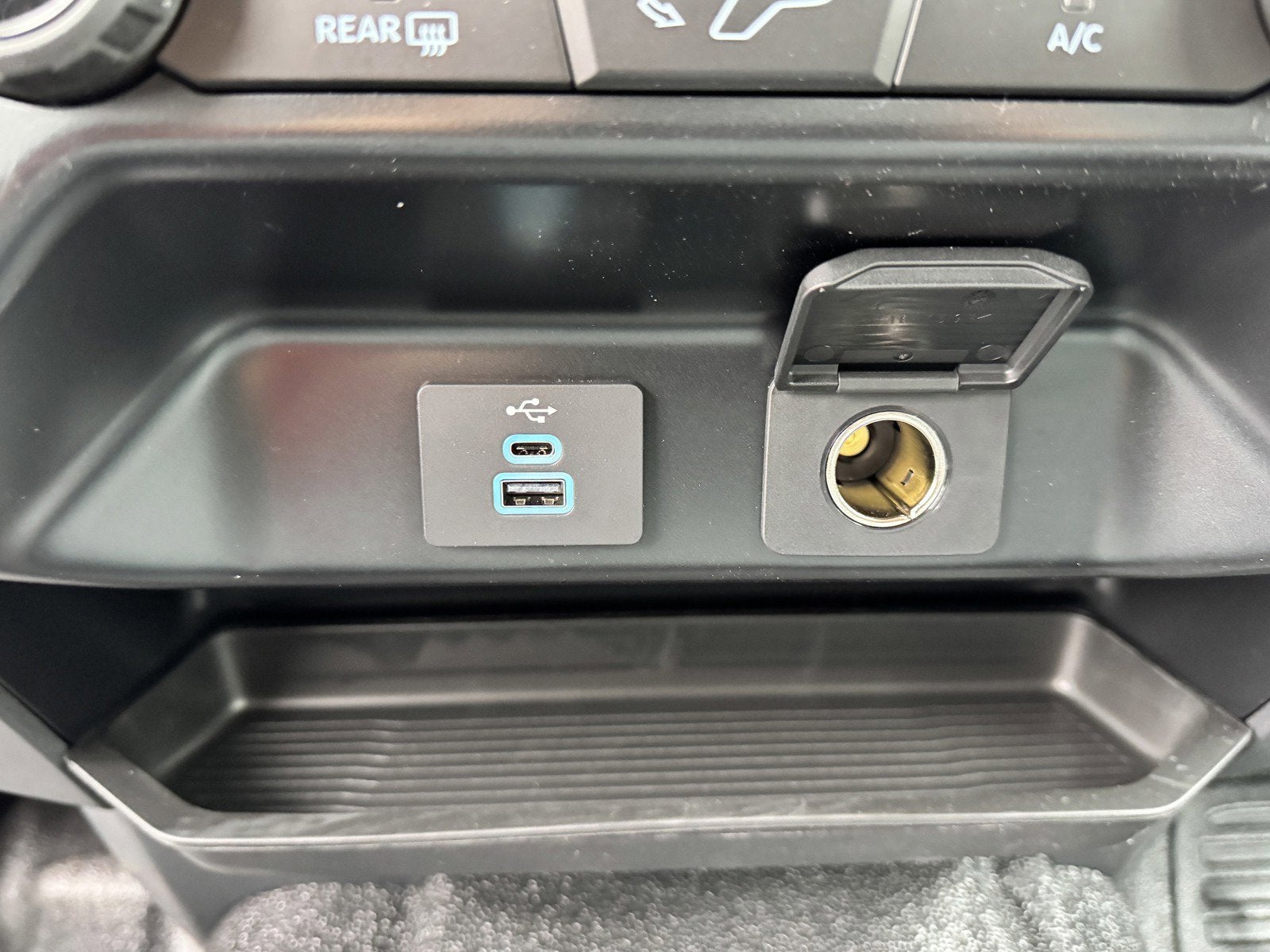 2025 Ford Super Duty F-550 DRW XL 2WD SuperCab 192 WB 84 CA