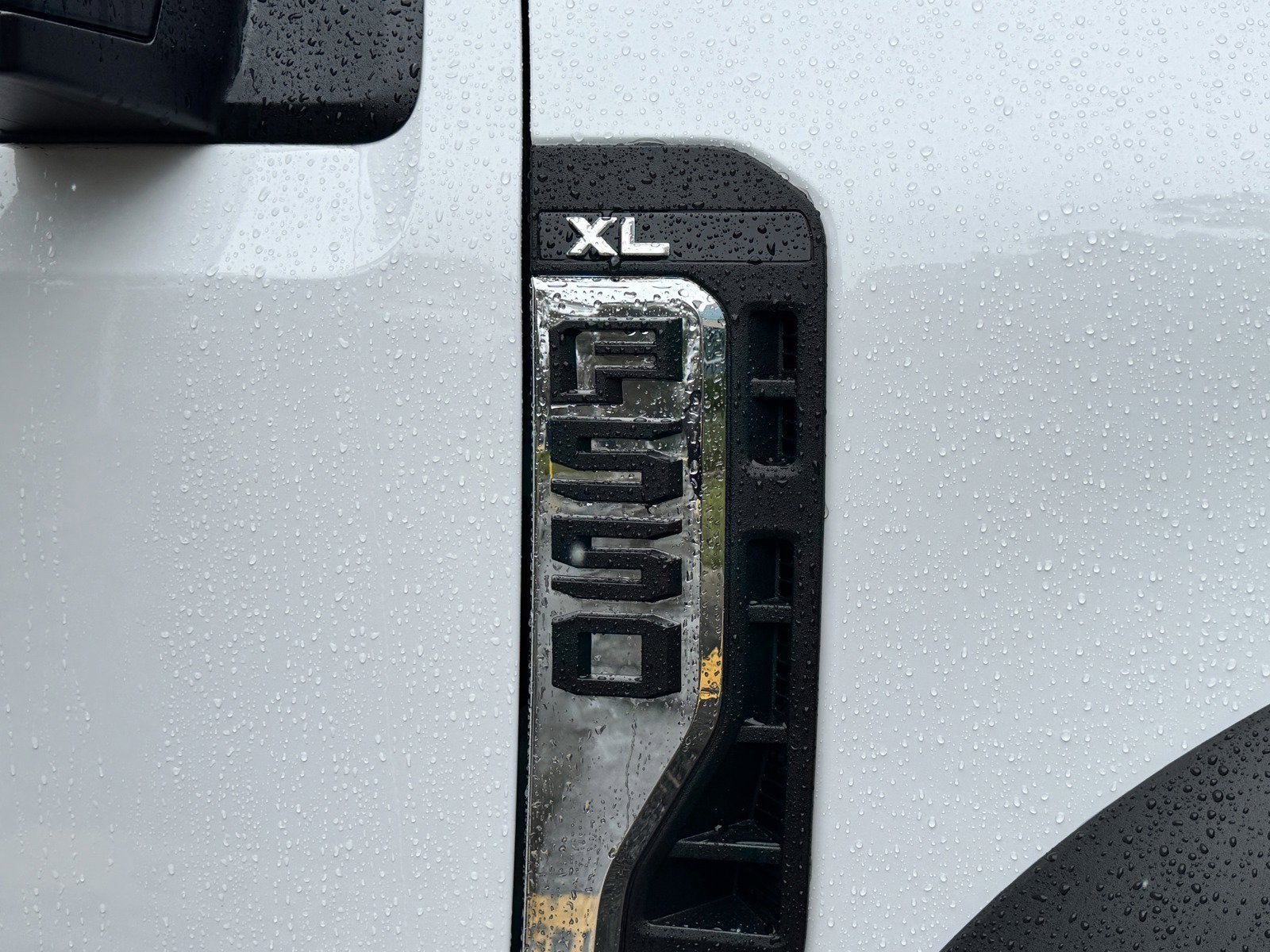 2025 Ford Super Duty F-550 DRW XL 2WD SuperCab 192 WB 84 CA