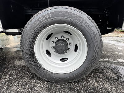 2025 Ford Super Duty F-550 DRW XL 2WD SuperCab 192 WB 84 CA