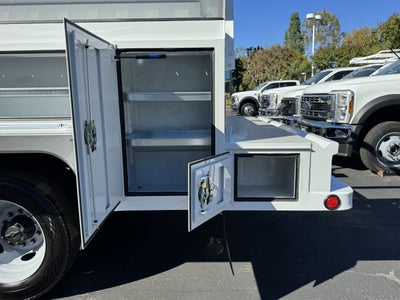 2026 Ford Super Duty F-550 DRW XL 2WD SuperCab 192 WB 84 CA