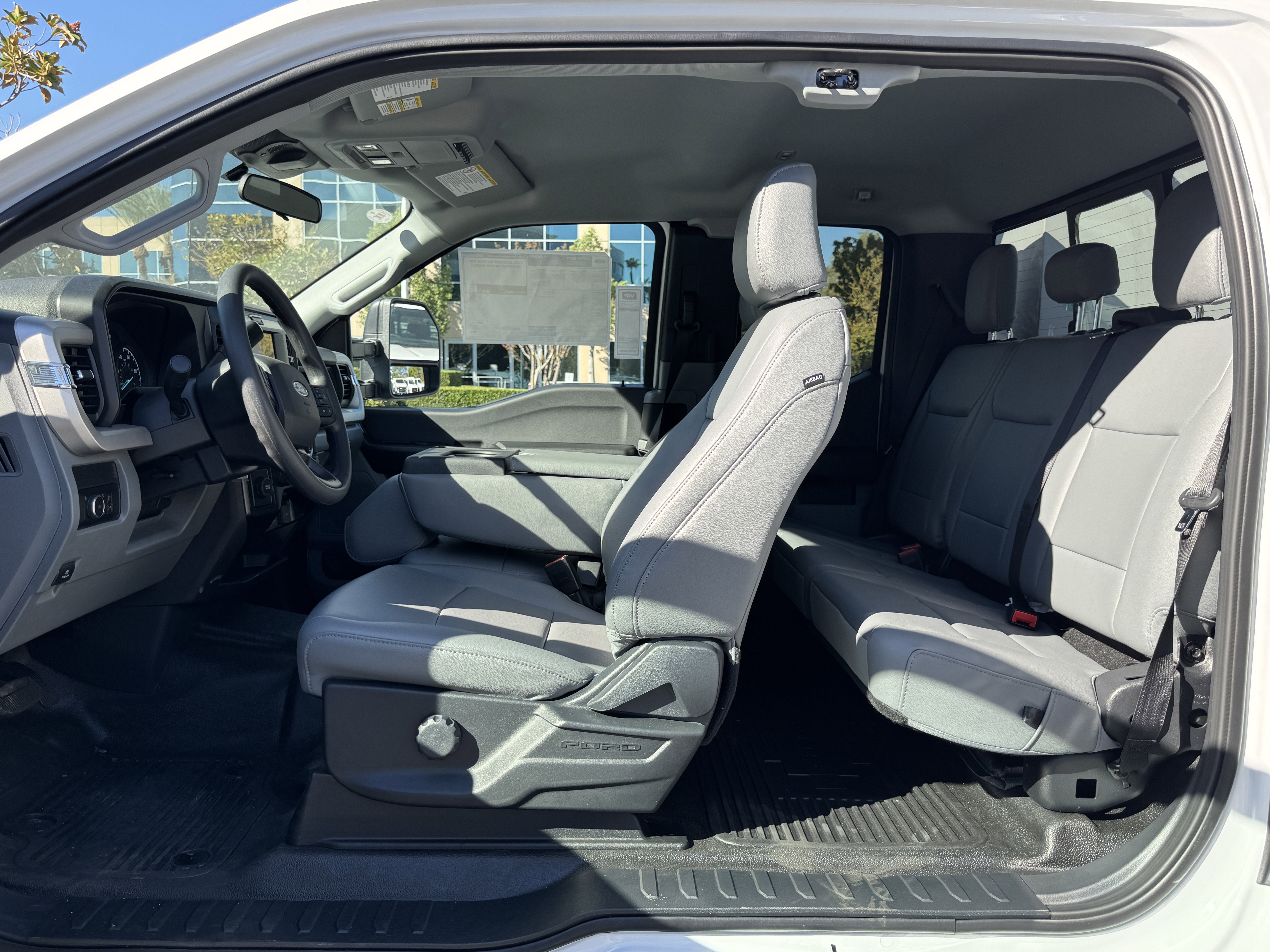 2026 Ford Super Duty F-550 DRW XL 2WD SuperCab 192 WB 84 CA