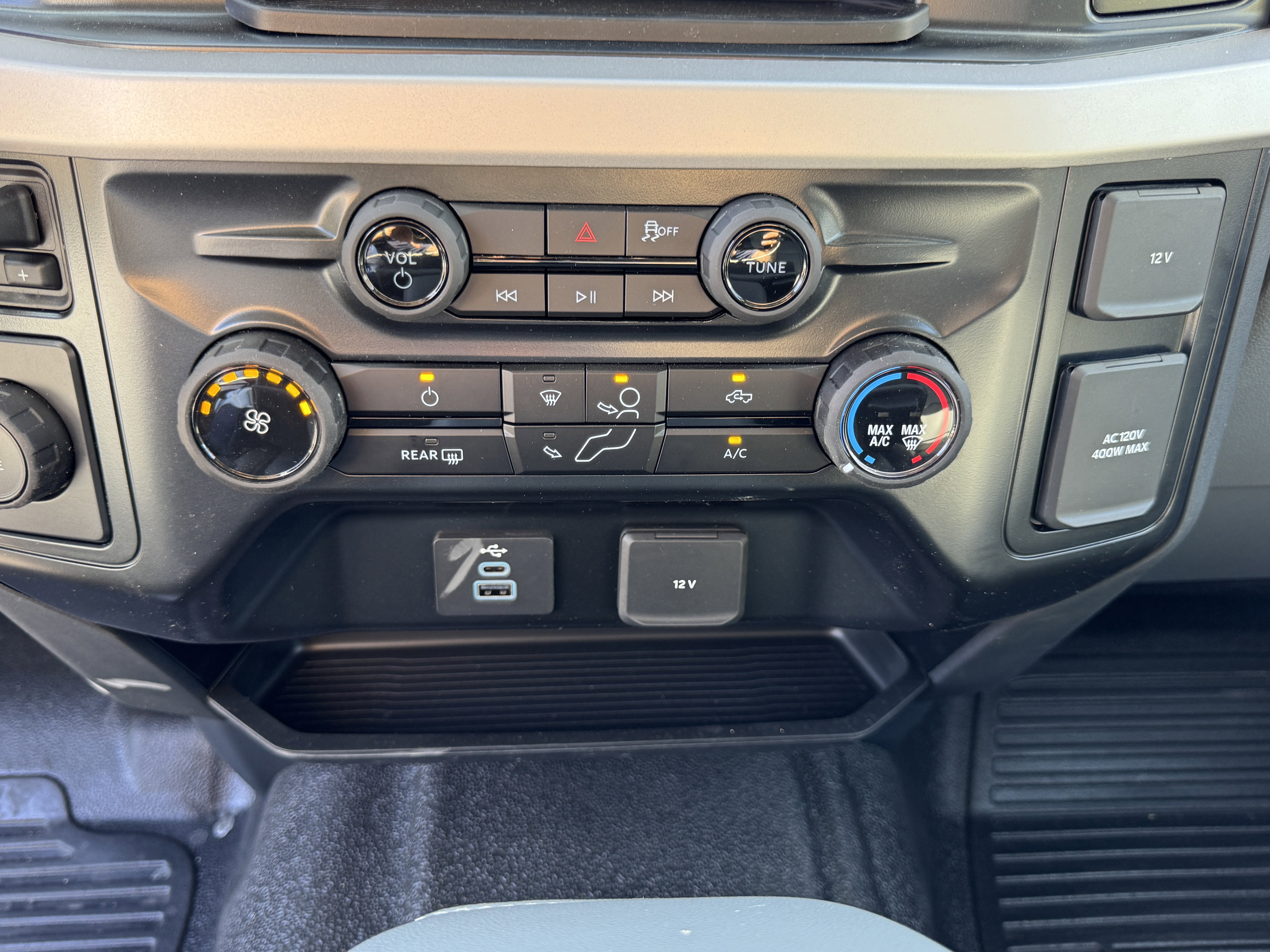 2026 Ford Super Duty F-550 DRW XL 2WD SuperCab 192 WB 84 CA