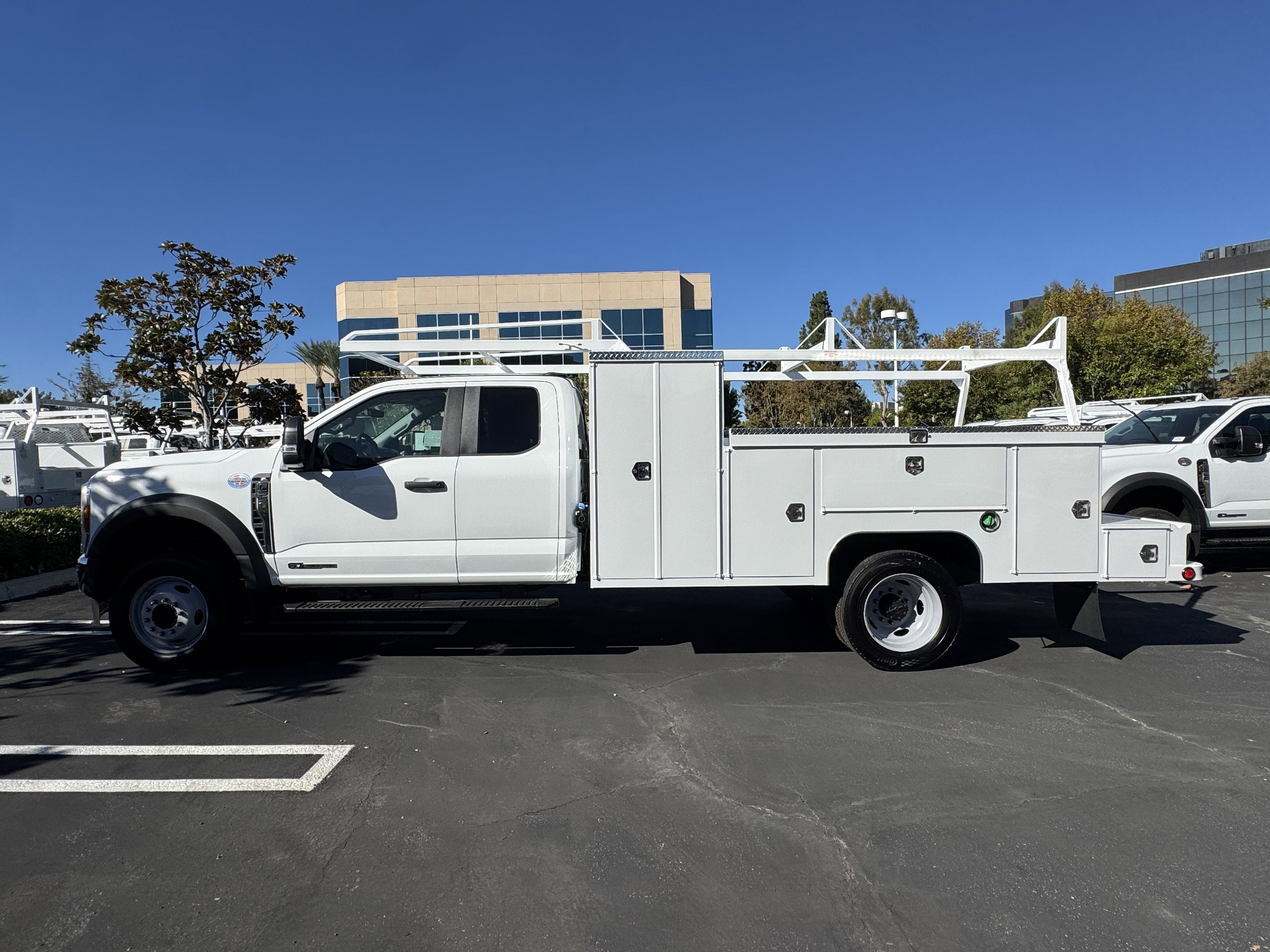 2026 Ford Super Duty F-550 DRW XL 2WD SuperCab 192 WB 84 CA