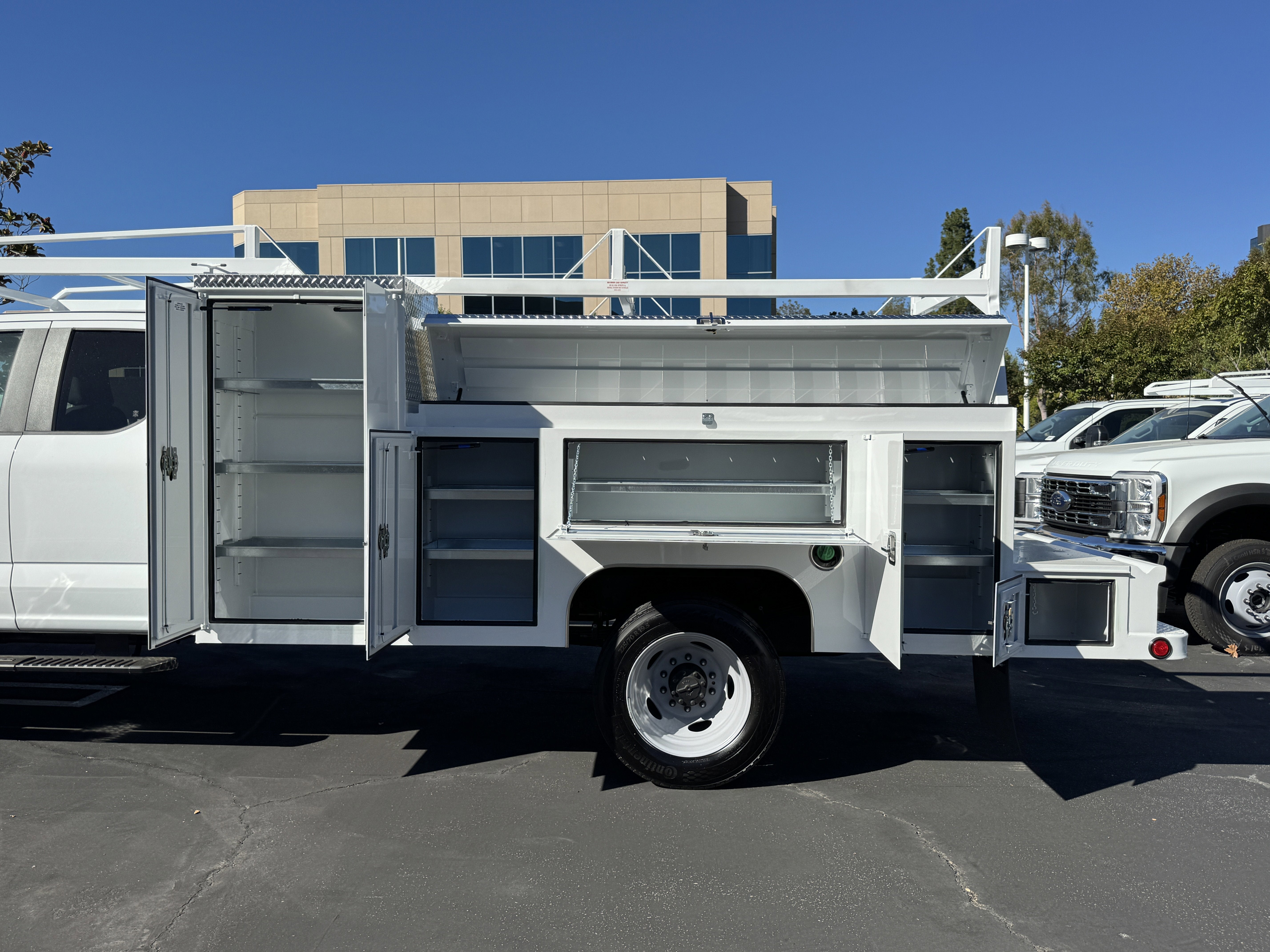 2026 Ford Super Duty F-550 DRW XL 2WD SuperCab 192 WB 84 CA