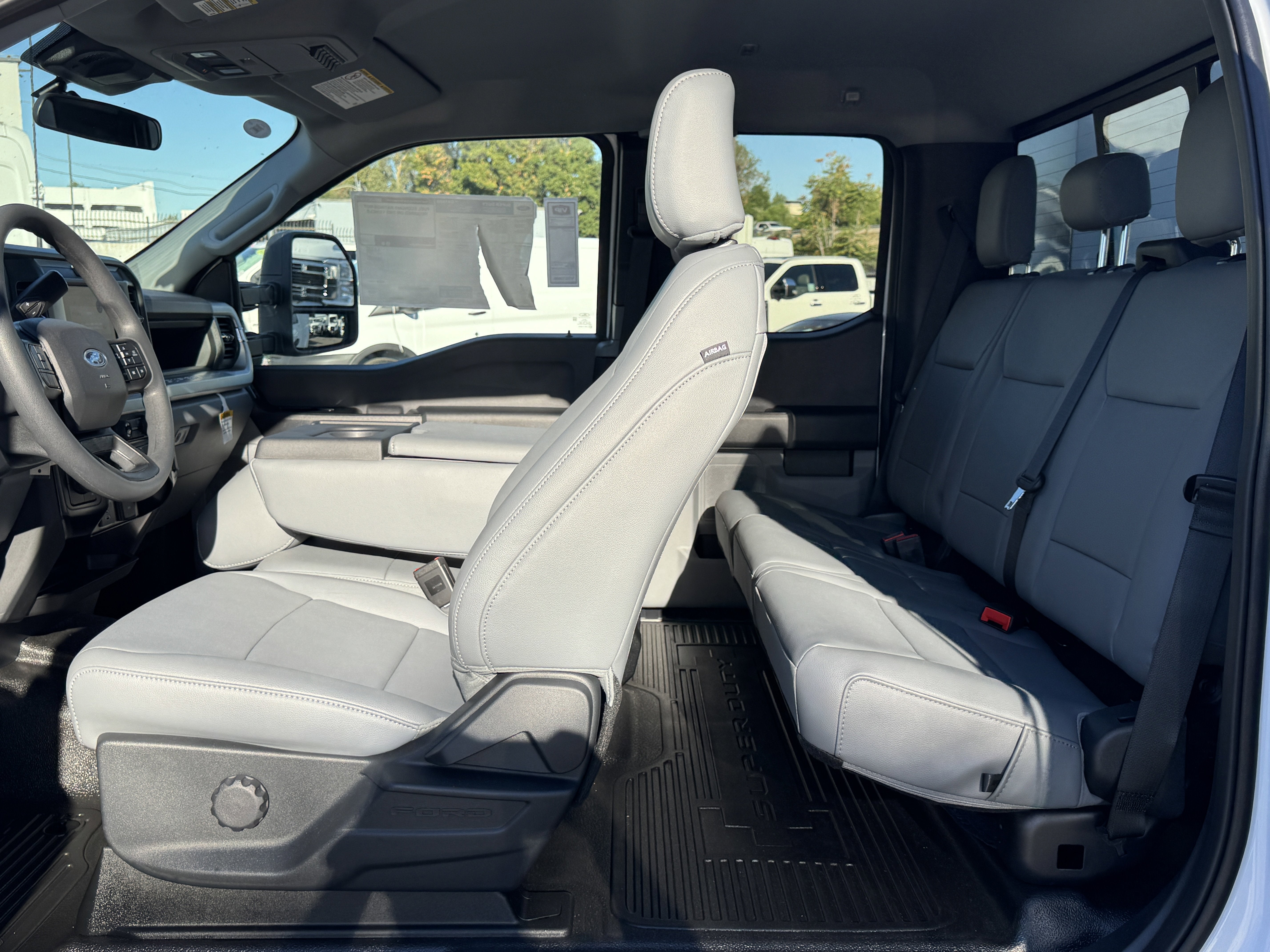 2026 Ford Super Duty F-550 DRW XL 4WD SuperCab 168 WB 60 CA