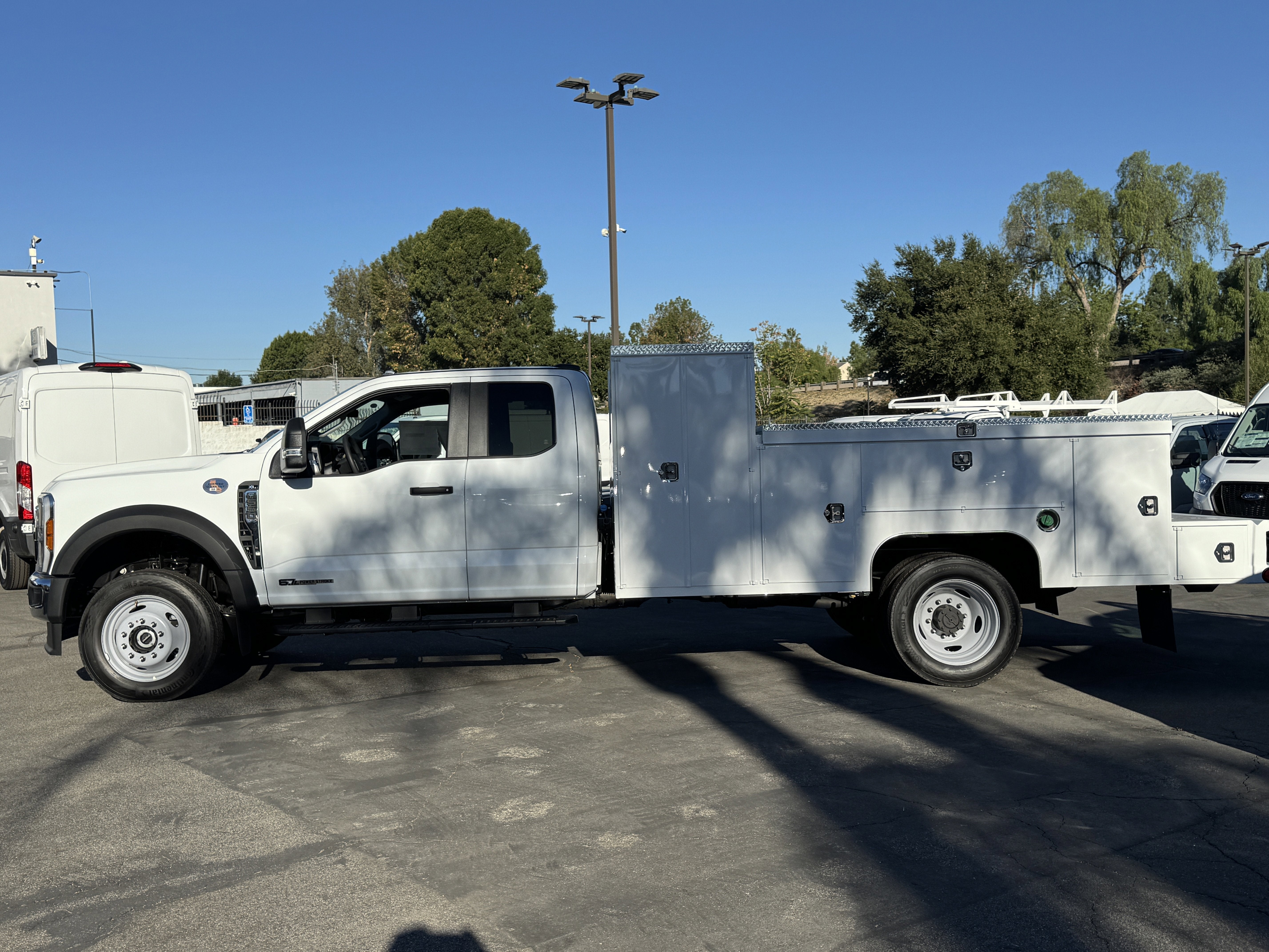 2026 Ford Super Duty F-550 DRW XL 4WD SuperCab 168 WB 60 CA