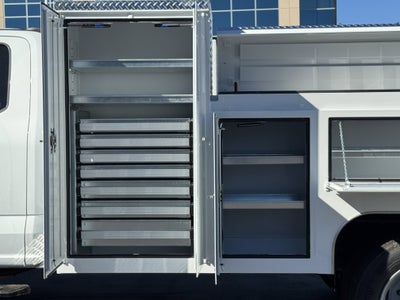 2026 Ford Super Duty F-550 DRW XL 4WD SuperCab 192 WB 84 CA