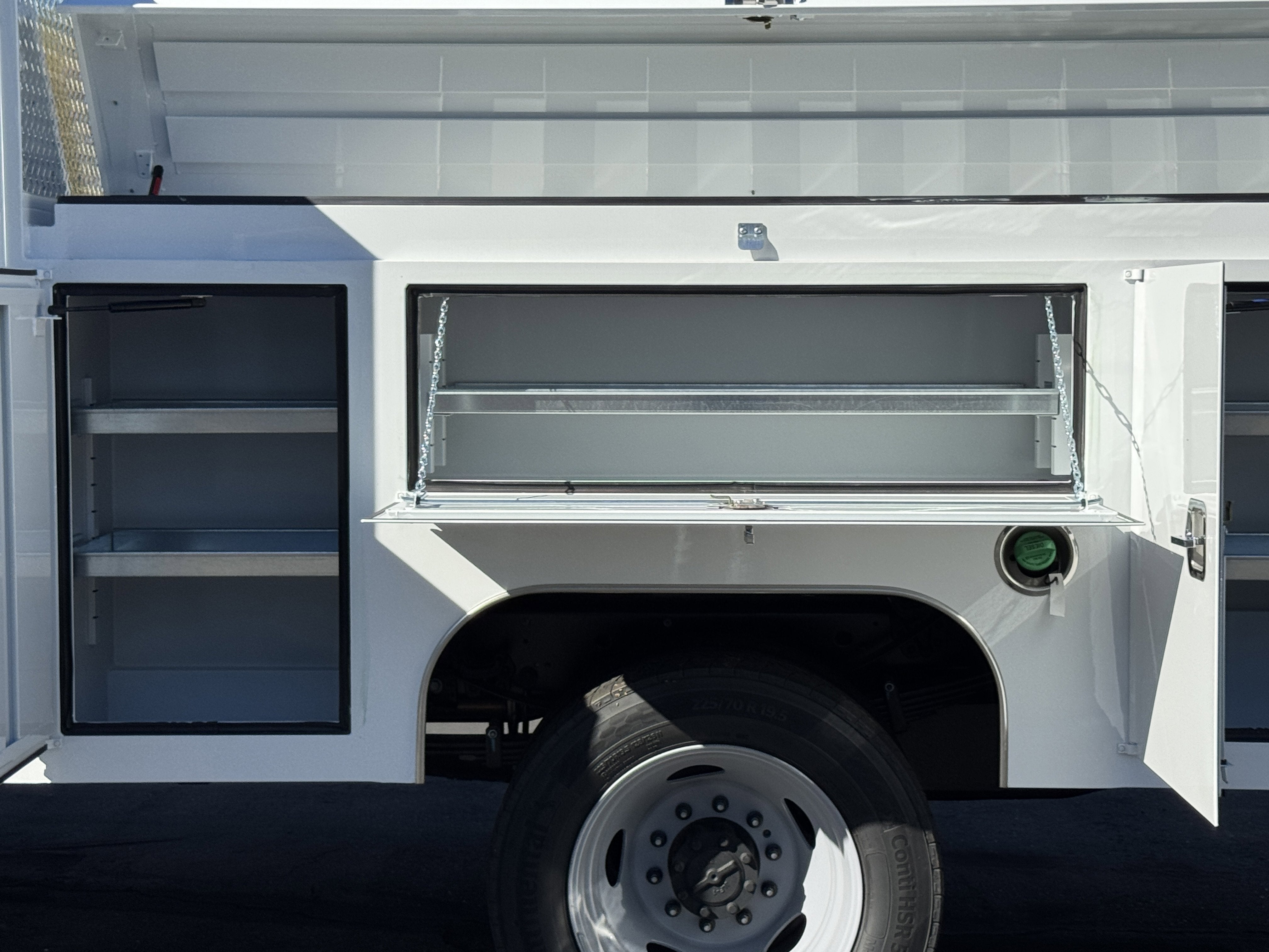 2026 Ford Super Duty F-550 DRW XL 4WD SuperCab 192 WB 84 CA