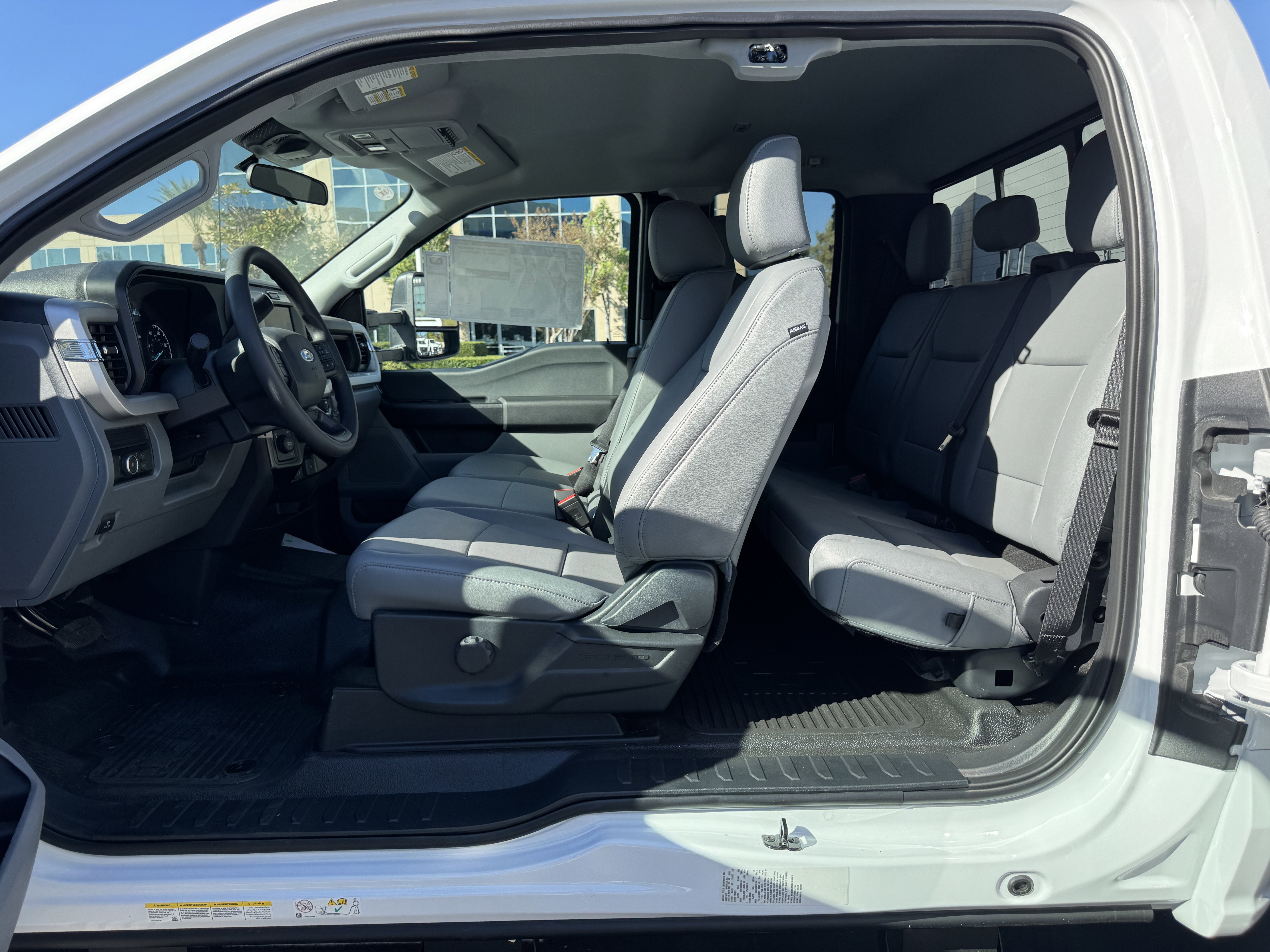 2026 Ford Super Duty F-550 DRW XL 4WD SuperCab 192 WB 84 CA