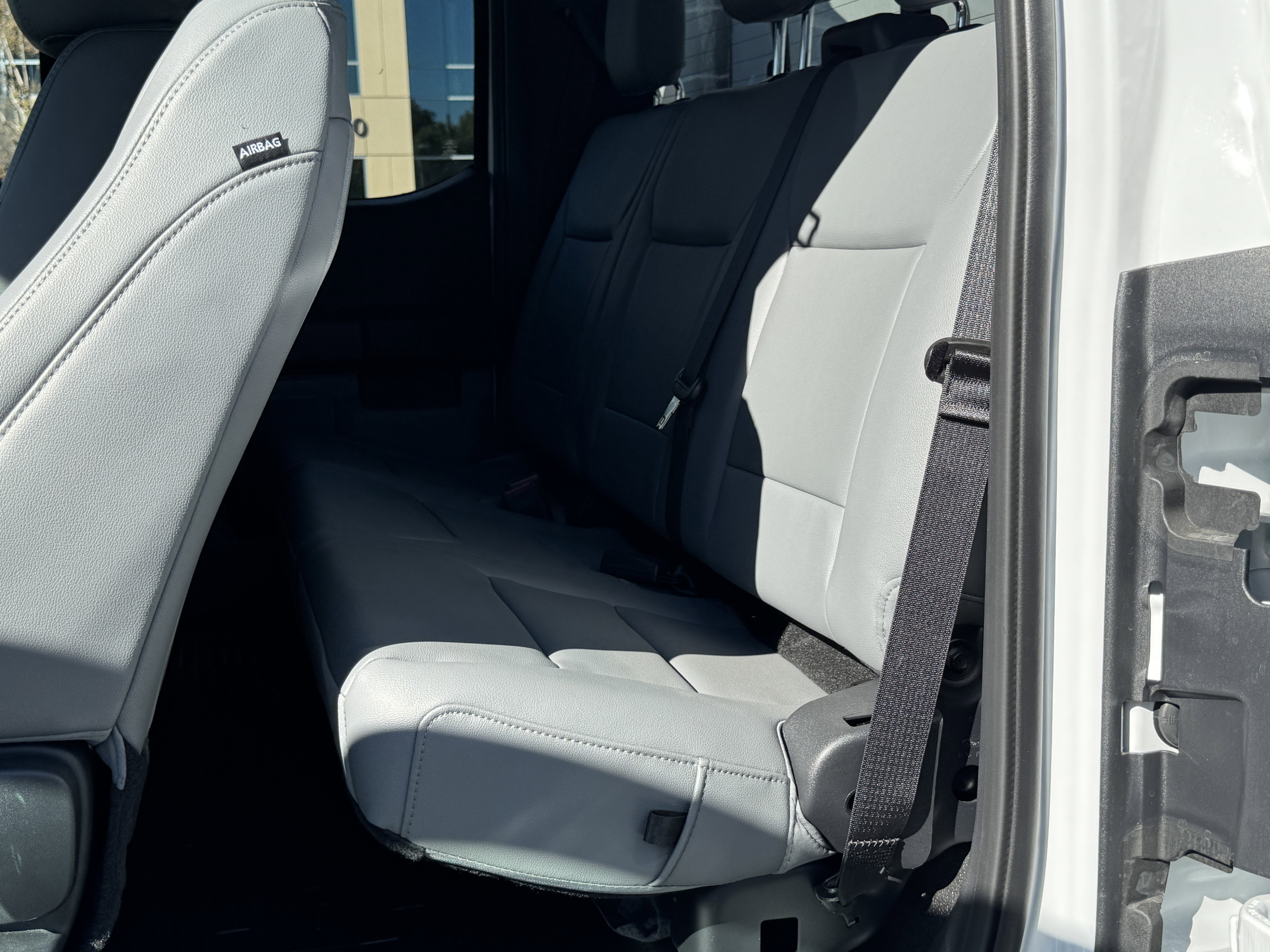 2026 Ford Super Duty F-550 DRW XL 4WD SuperCab 192 WB 84 CA