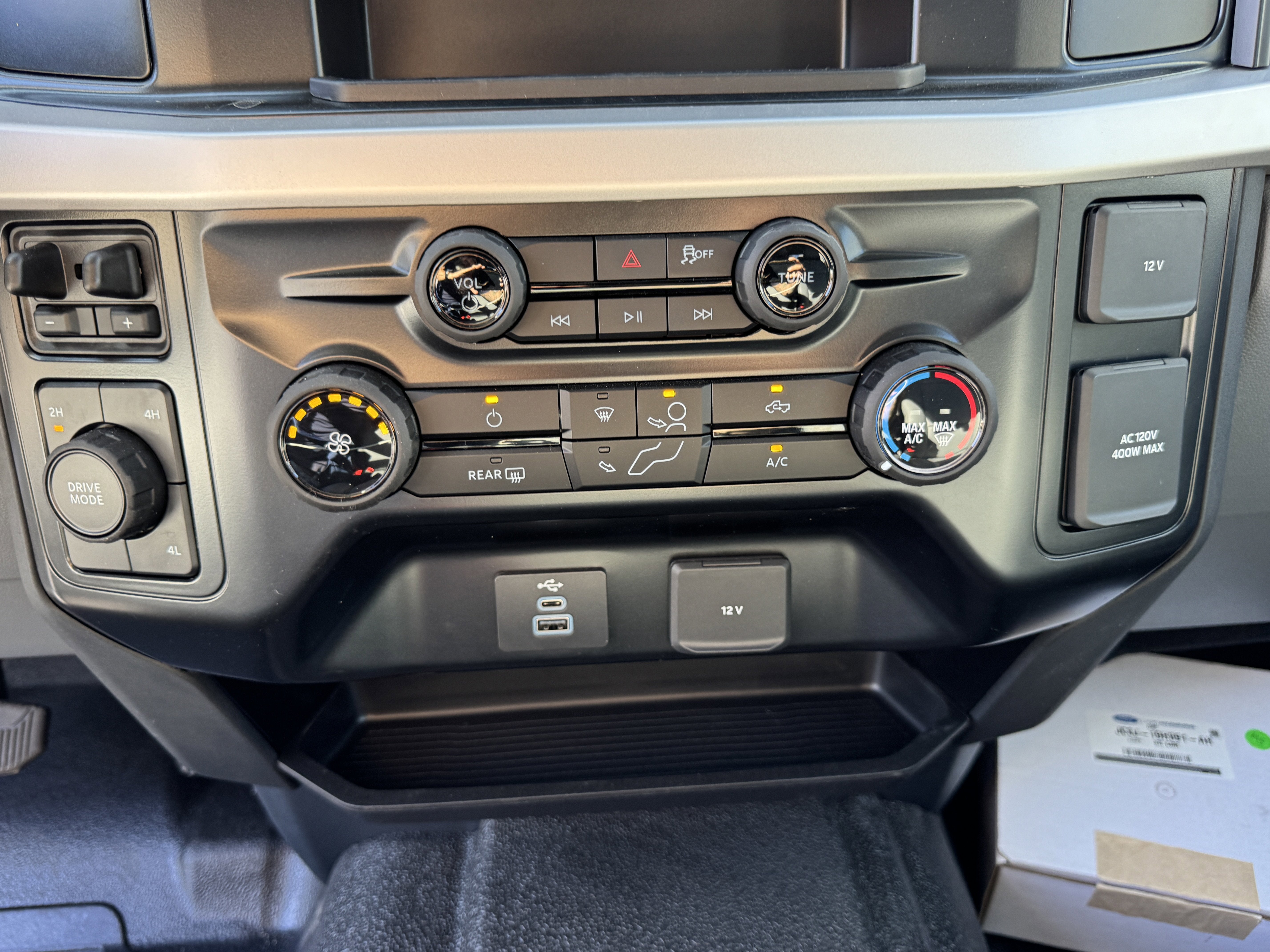 2026 Ford Super Duty F-550 DRW XL 4WD SuperCab 192 WB 84 CA