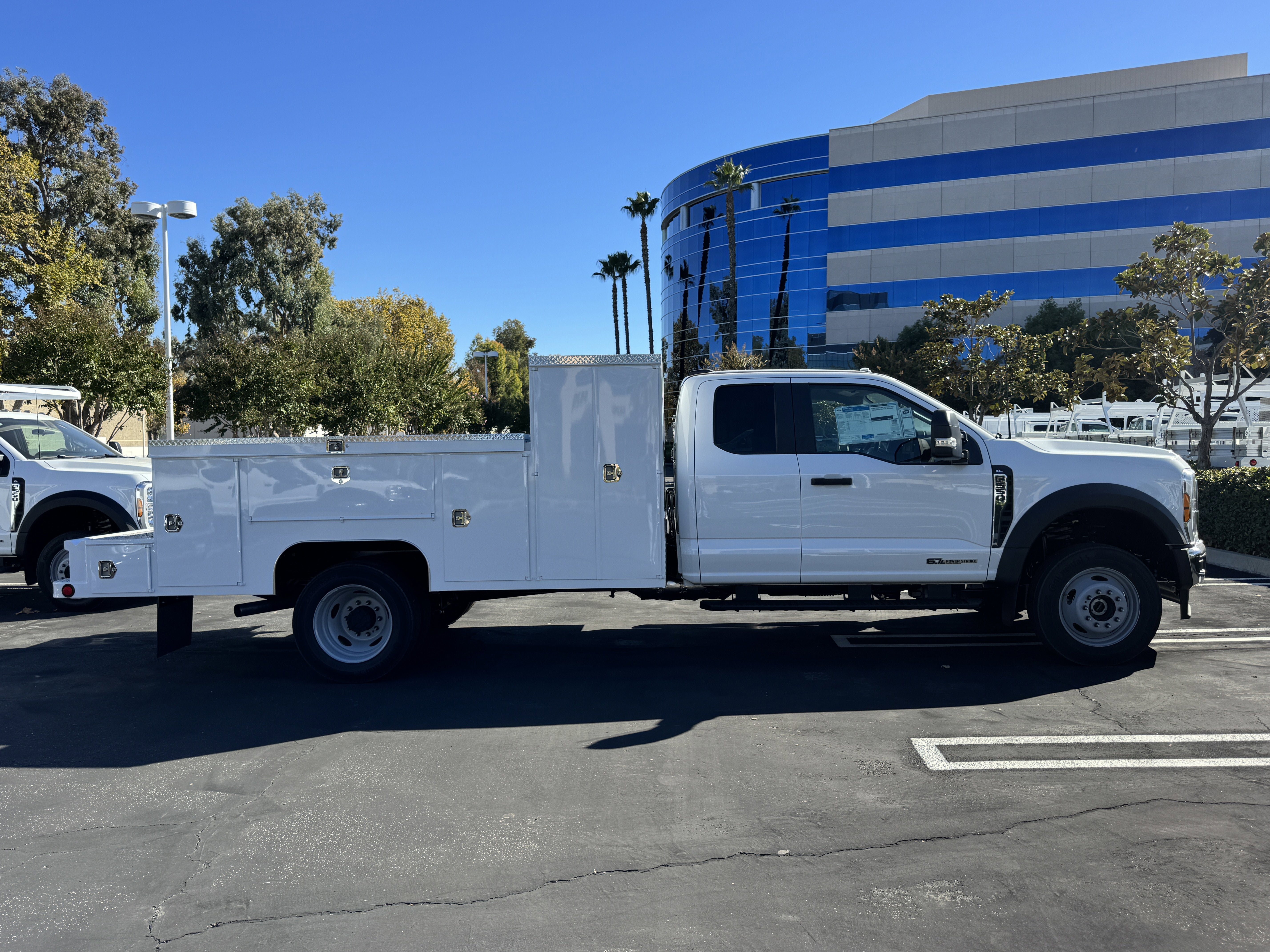 2026 Ford Super Duty F-550 DRW XL 4WD SuperCab 192 WB 84 CA