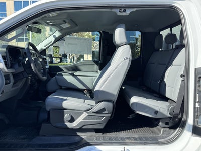 2026 Ford Super Duty F-550 DRW XL 4WD SuperCab 168 WB 60 CA