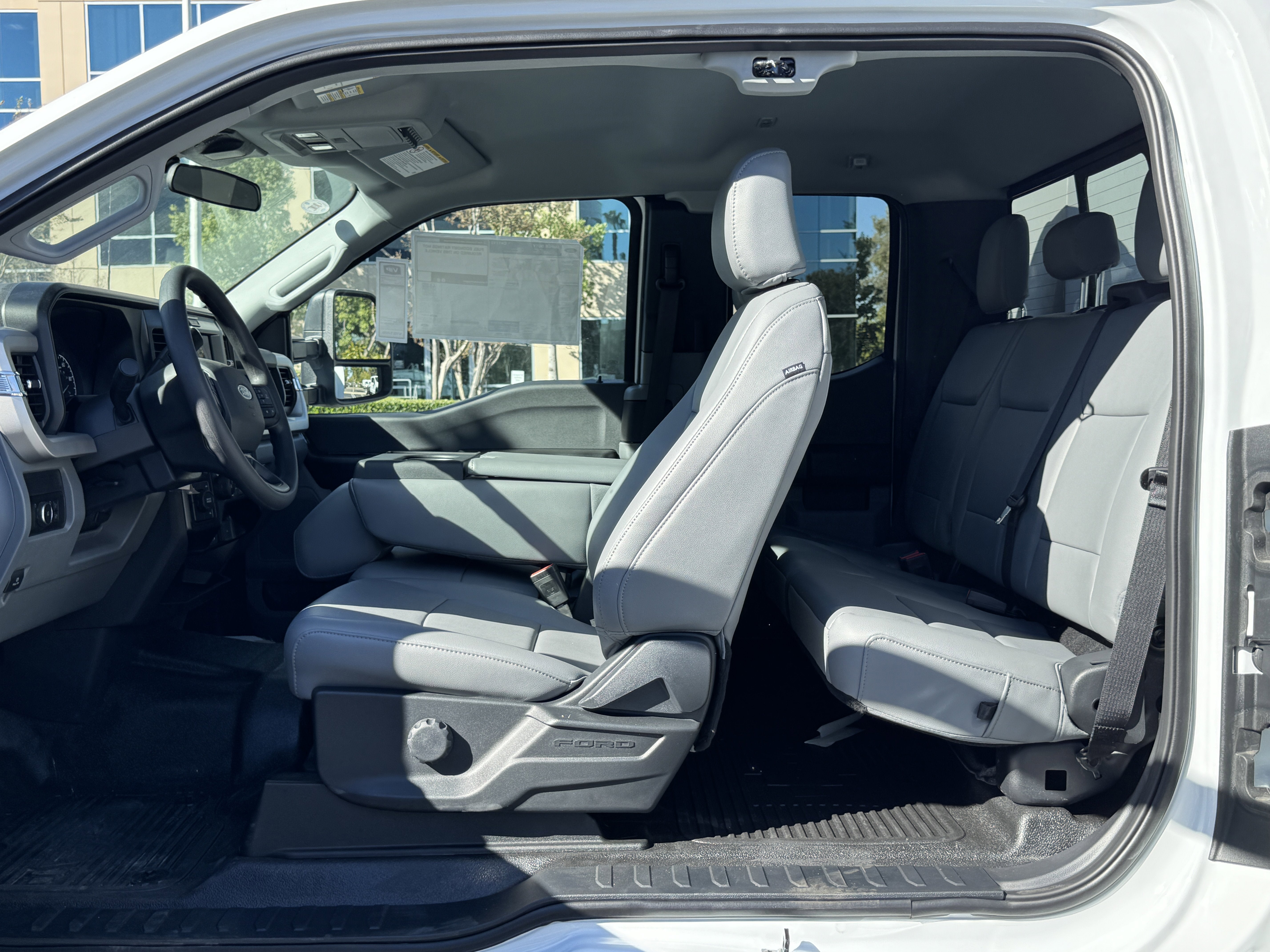 2026 Ford Super Duty F-550 DRW XL 4WD SuperCab 168 WB 60 CA