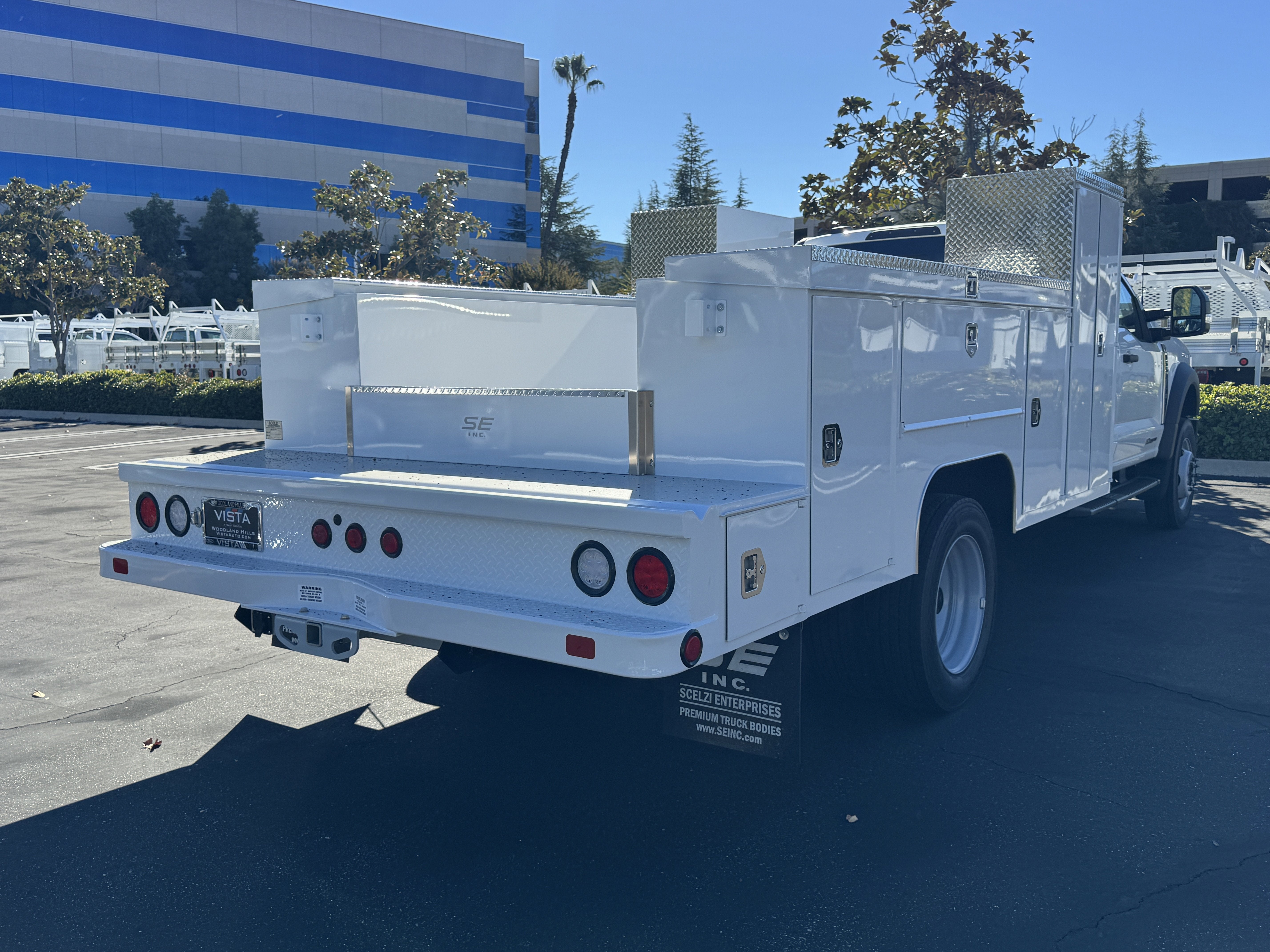 2026 Ford Super Duty F-550 DRW XL 4WD SuperCab 168 WB 60 CA