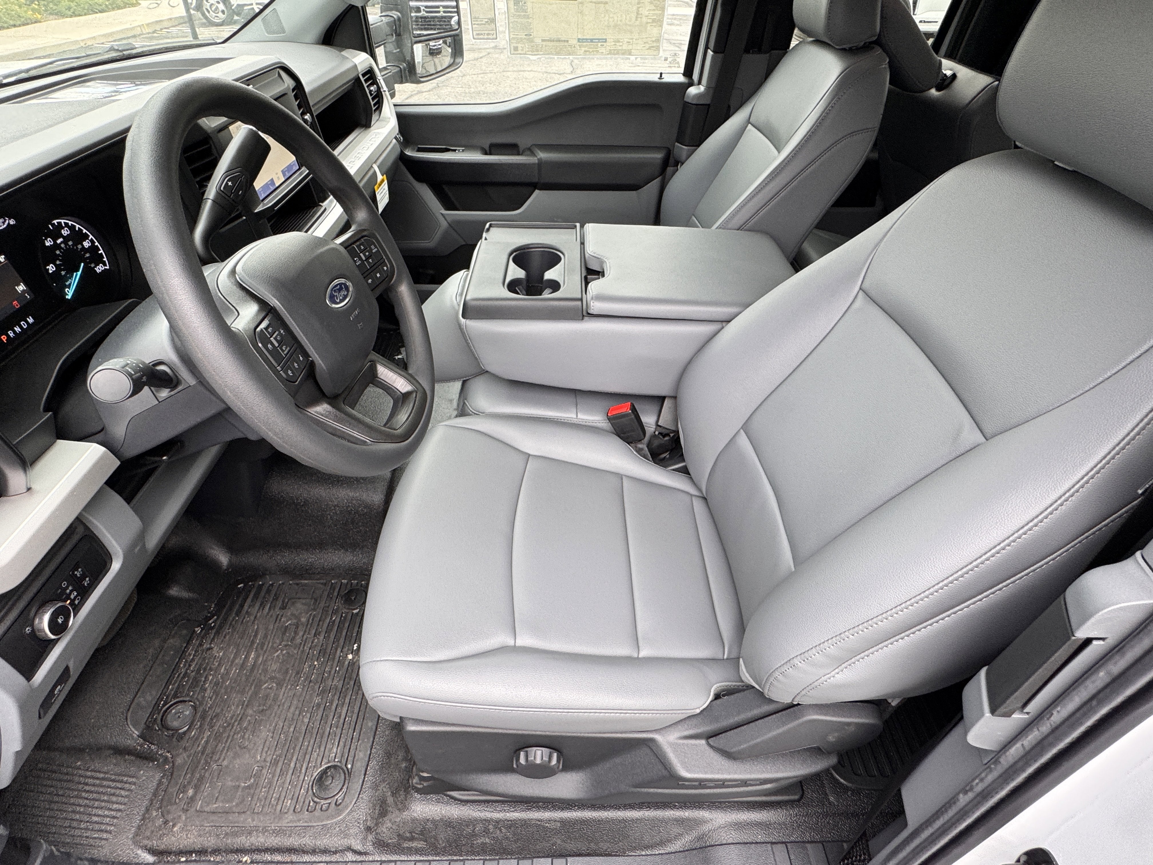 2025 Ford Super Duty F-550 DRW XL 4WD SuperCab 168 WB 60 CA