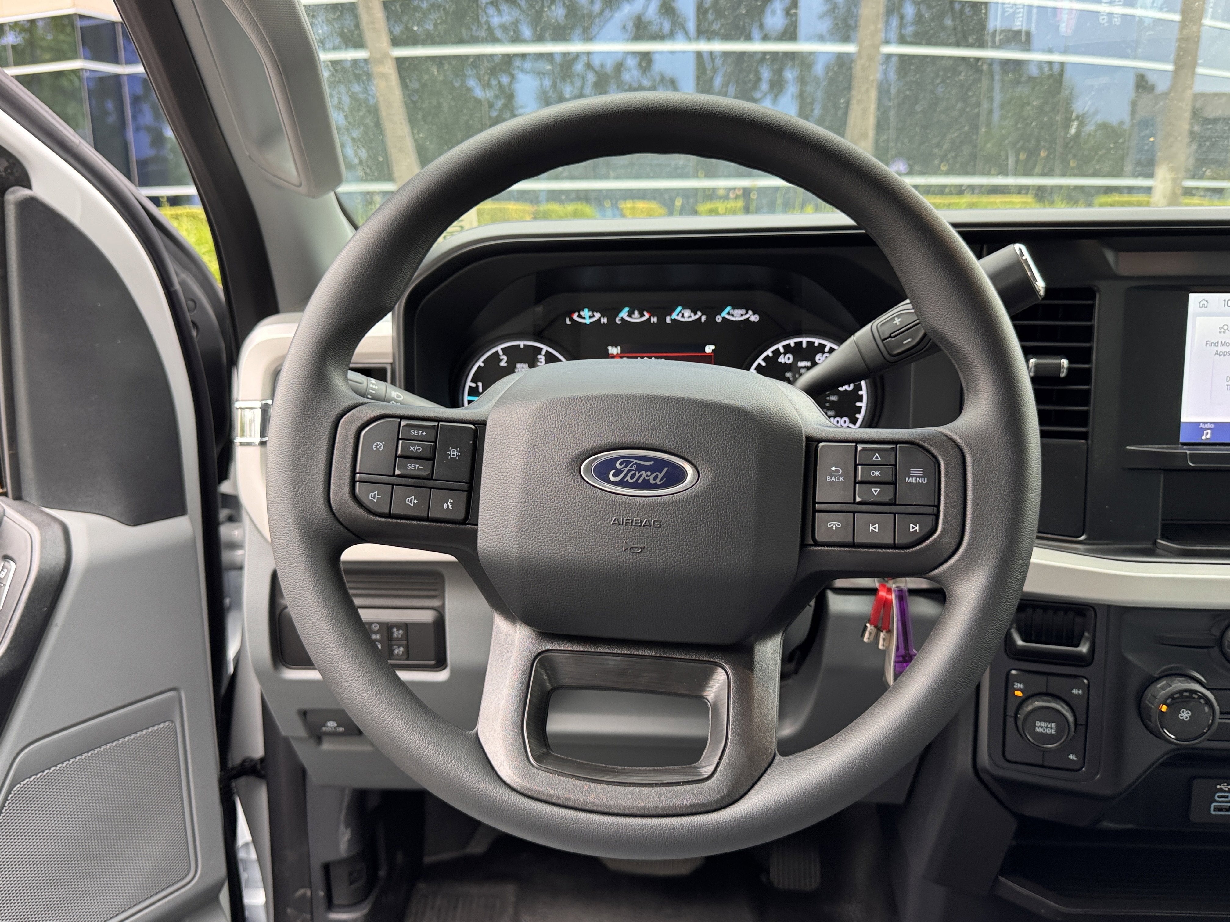 2025 Ford Super Duty F-550 DRW XL 4WD SuperCab 168 WB 60 CA