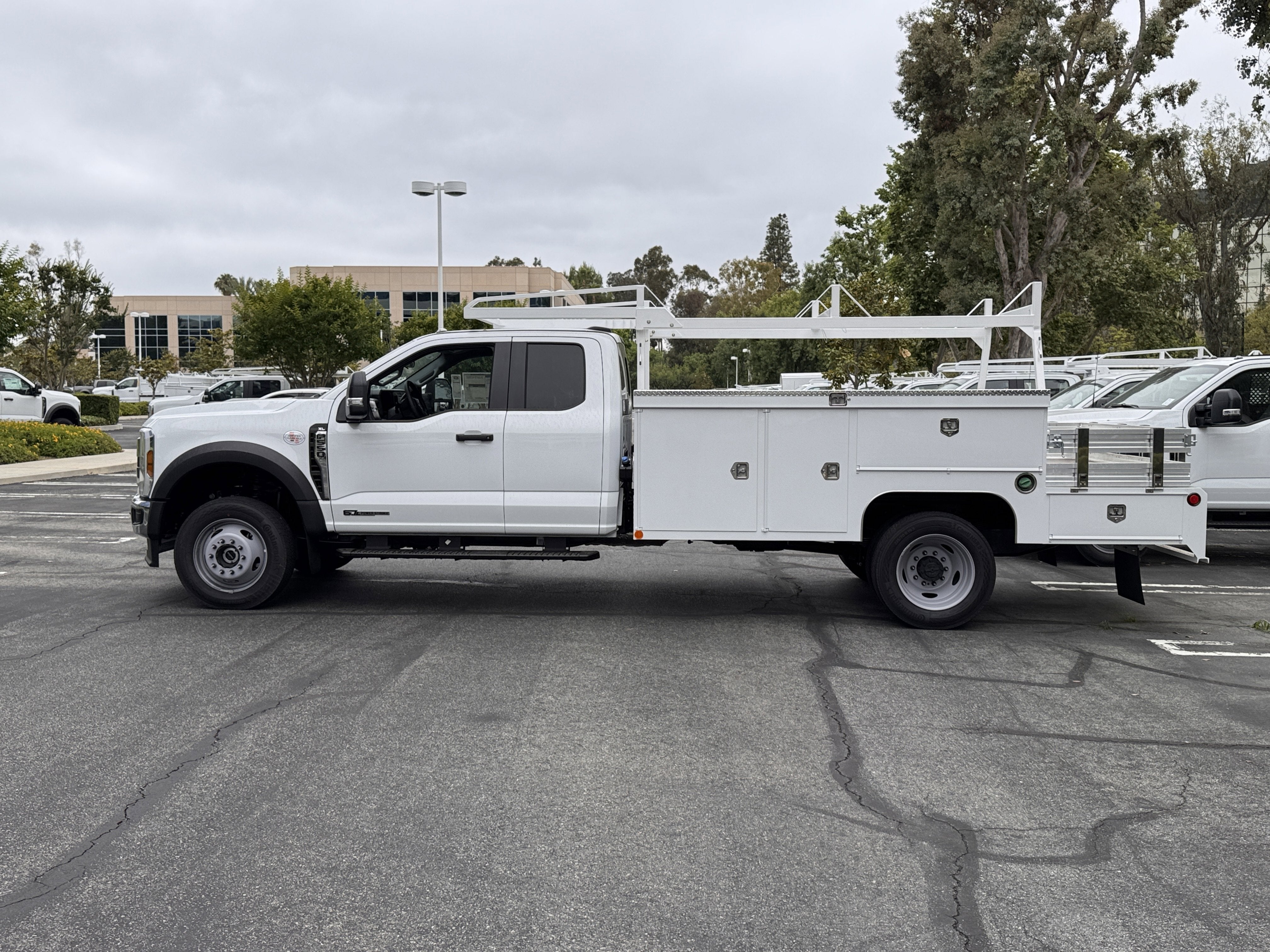 2025 Ford Super Duty F-550 DRW XL 4WD SuperCab 168 WB 60 CA