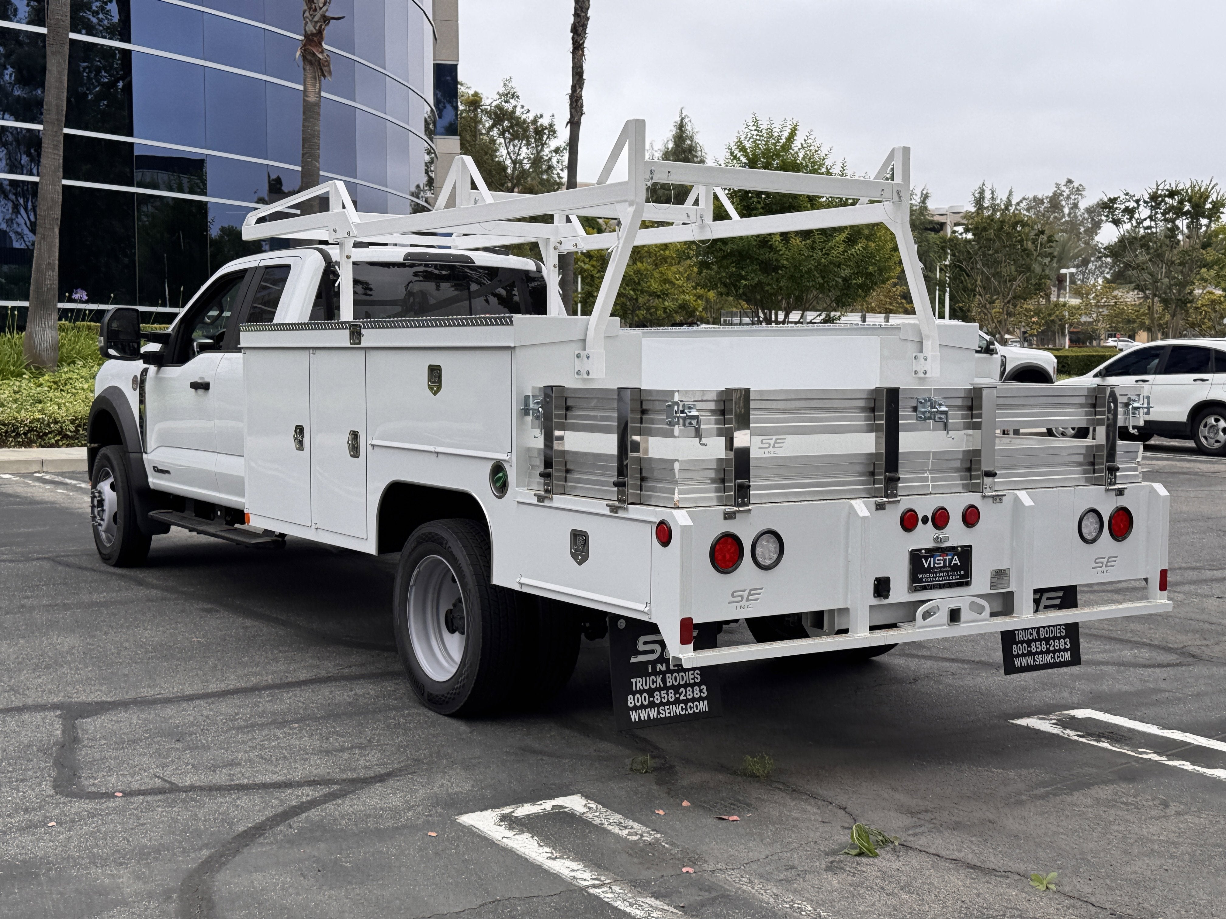 2025 Ford Super Duty F-550 DRW XL 4WD SuperCab 168 WB 60 CA
