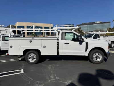 2025 Ford Super Duty F-350 DRW XL 2WD Crew Cab 179 WB 60 CA